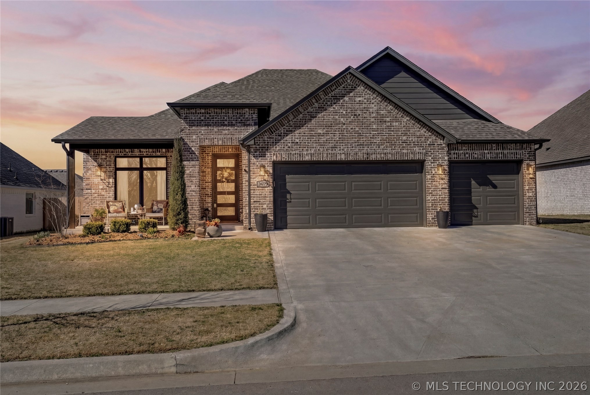 10726 S 281st East Avenue