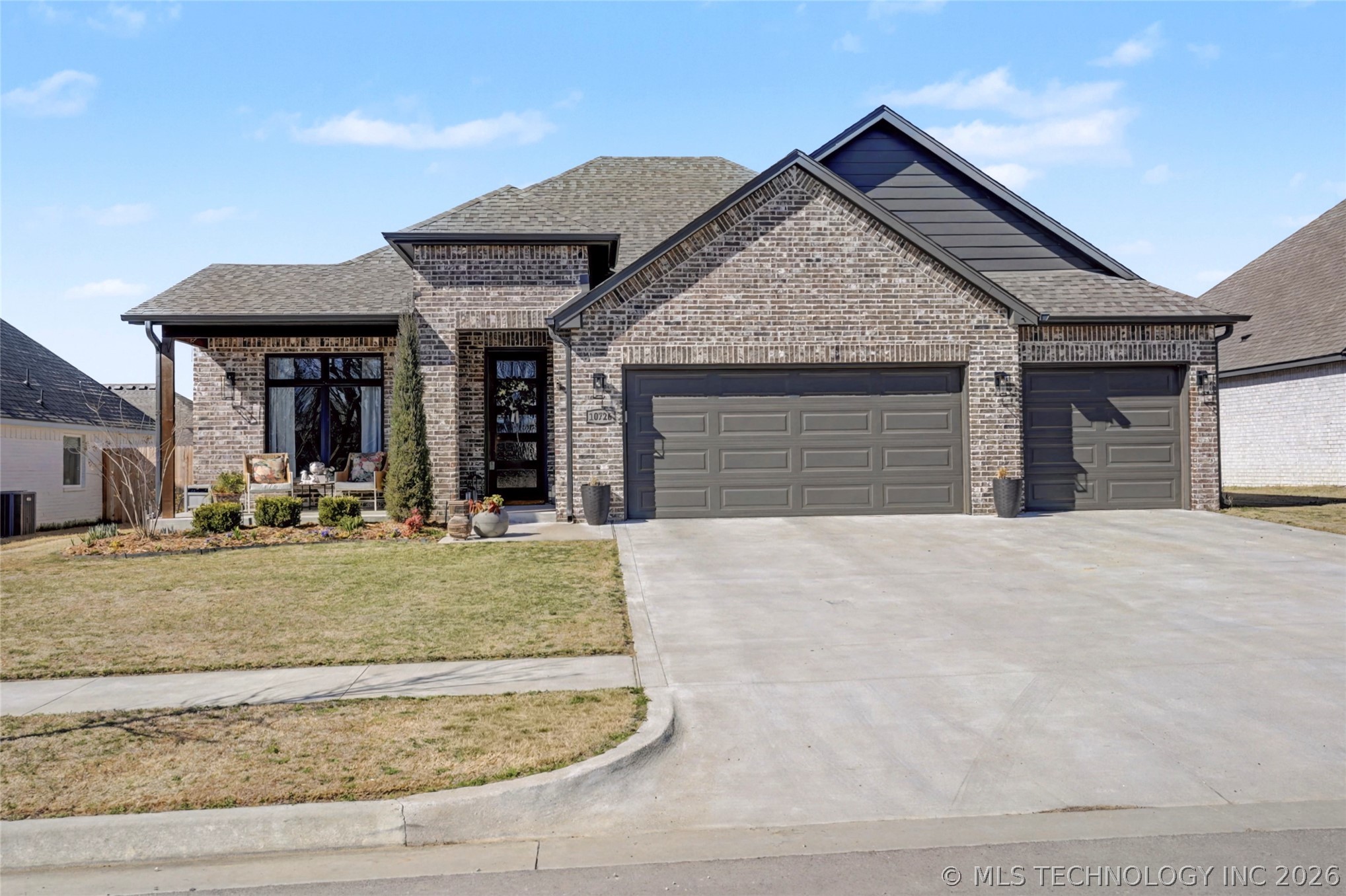 10726 S 281st East Avenue