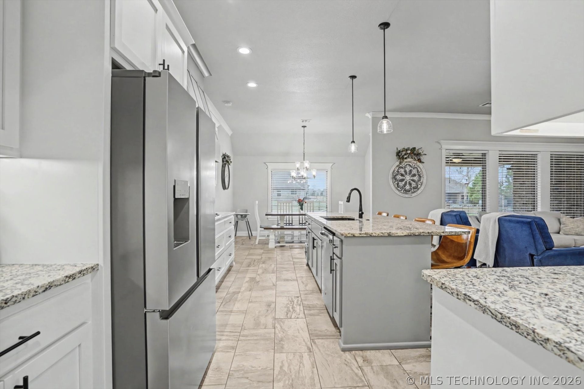 8905 E Commercial Street