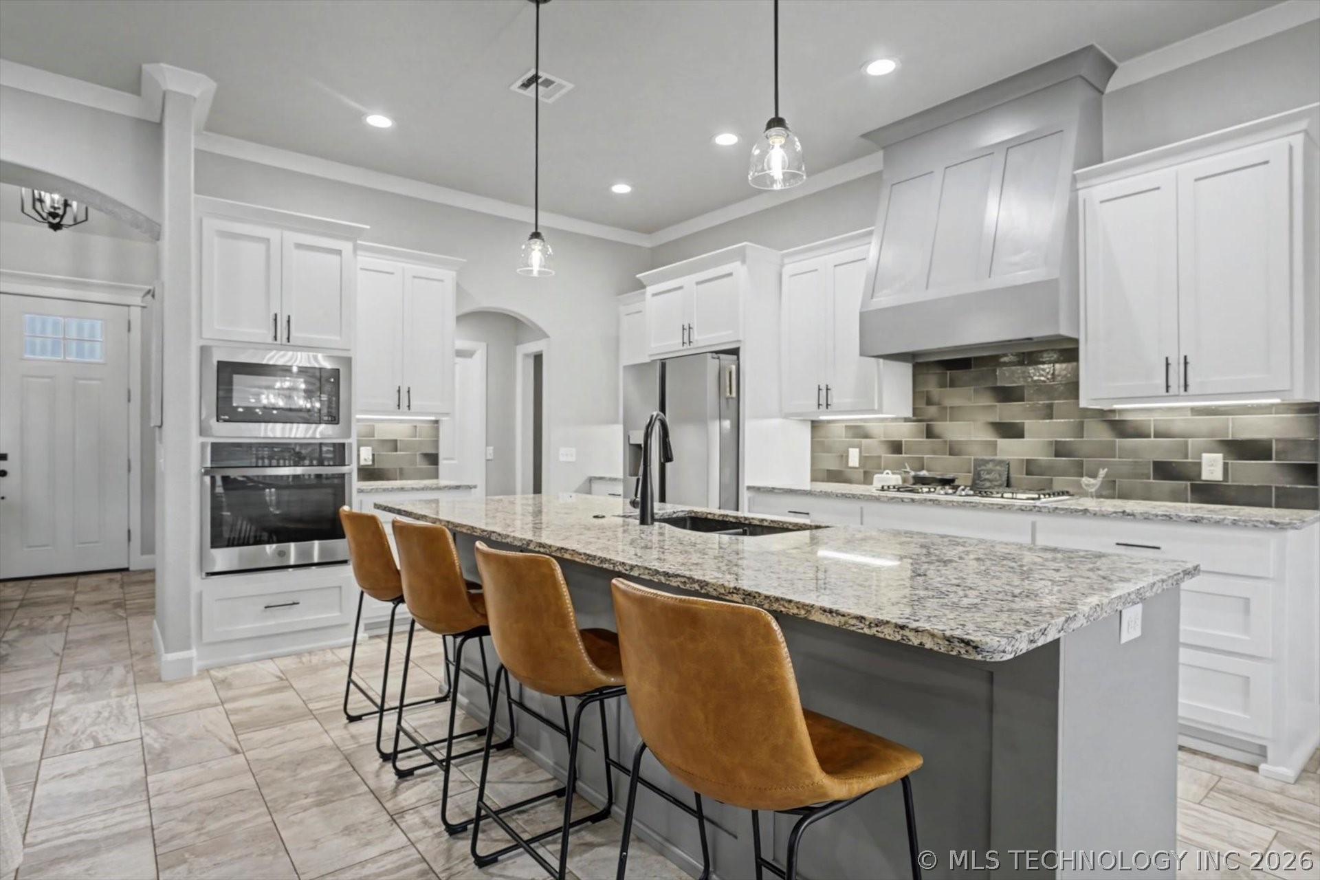8905 E Commercial Street