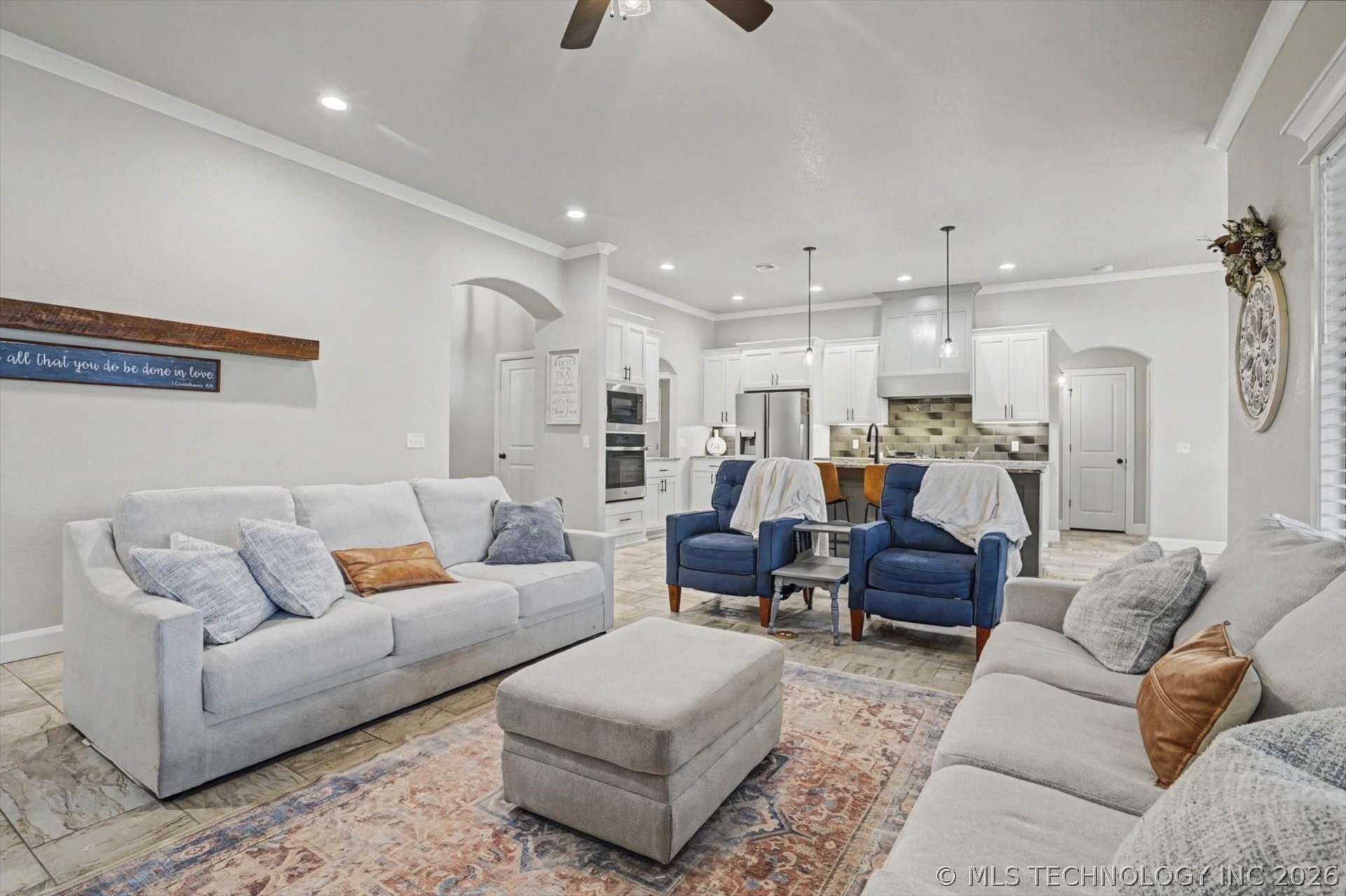 8905 E Commercial Street
