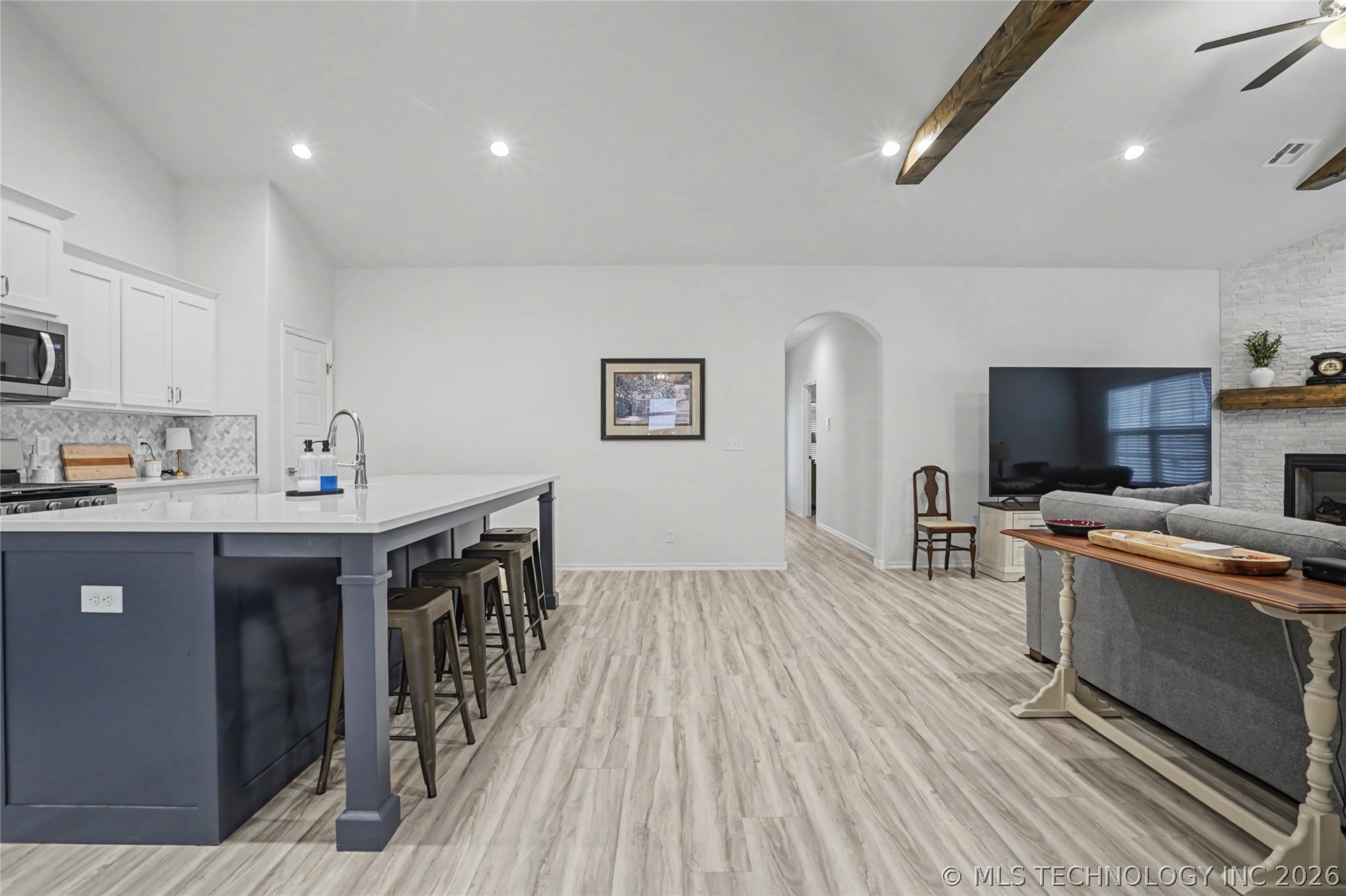 1905 W Huntsville Place