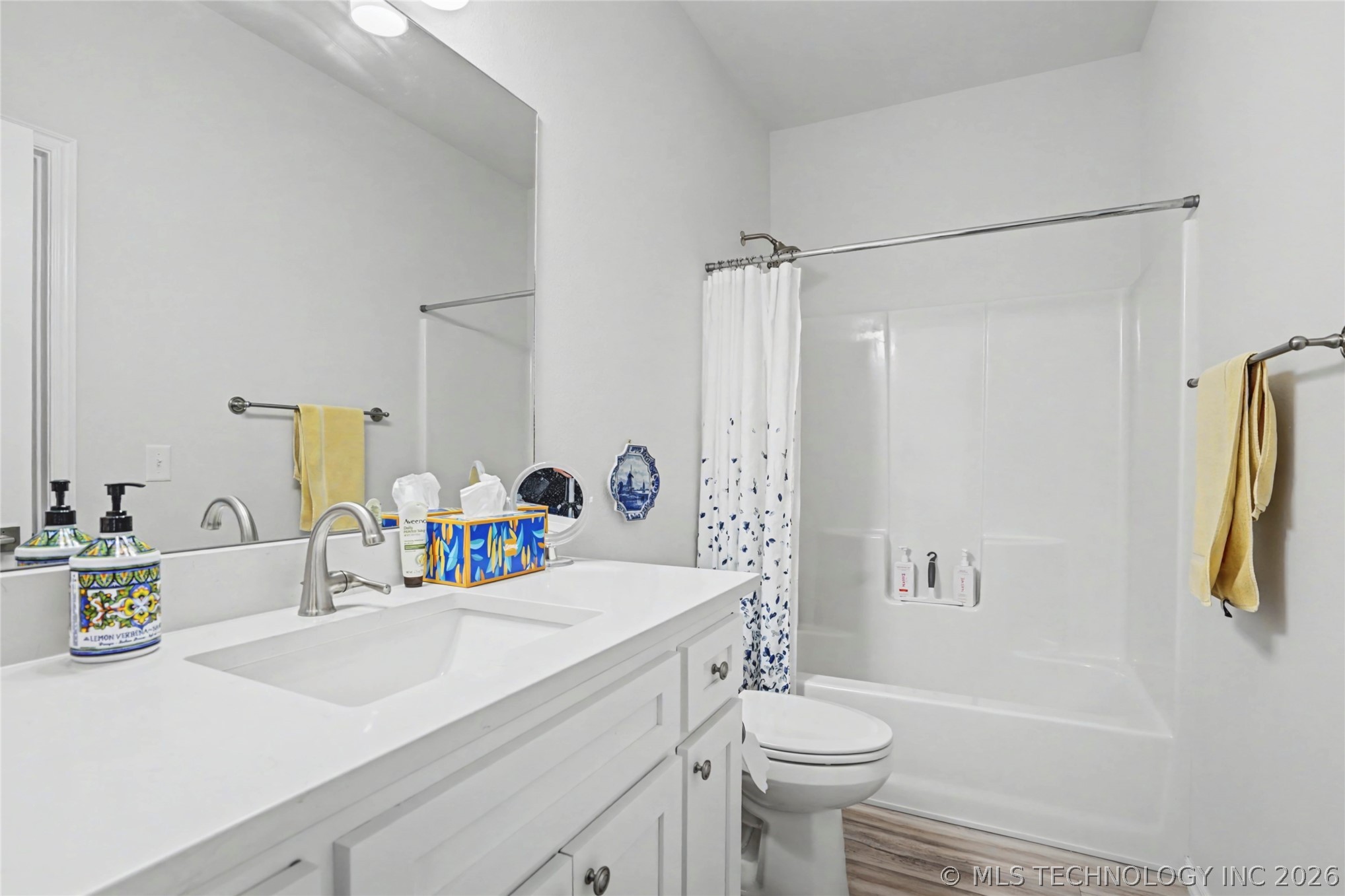 1905 W Huntsville Place