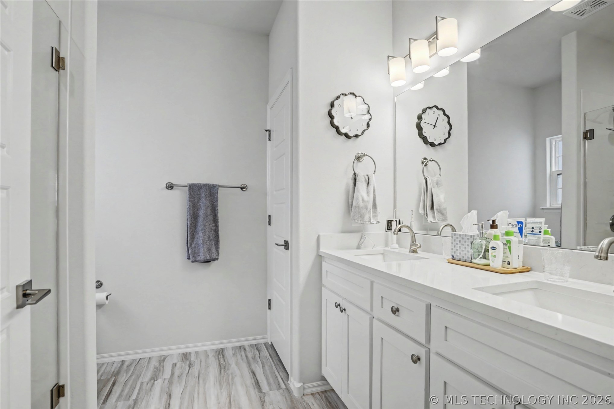 1905 W Huntsville Place