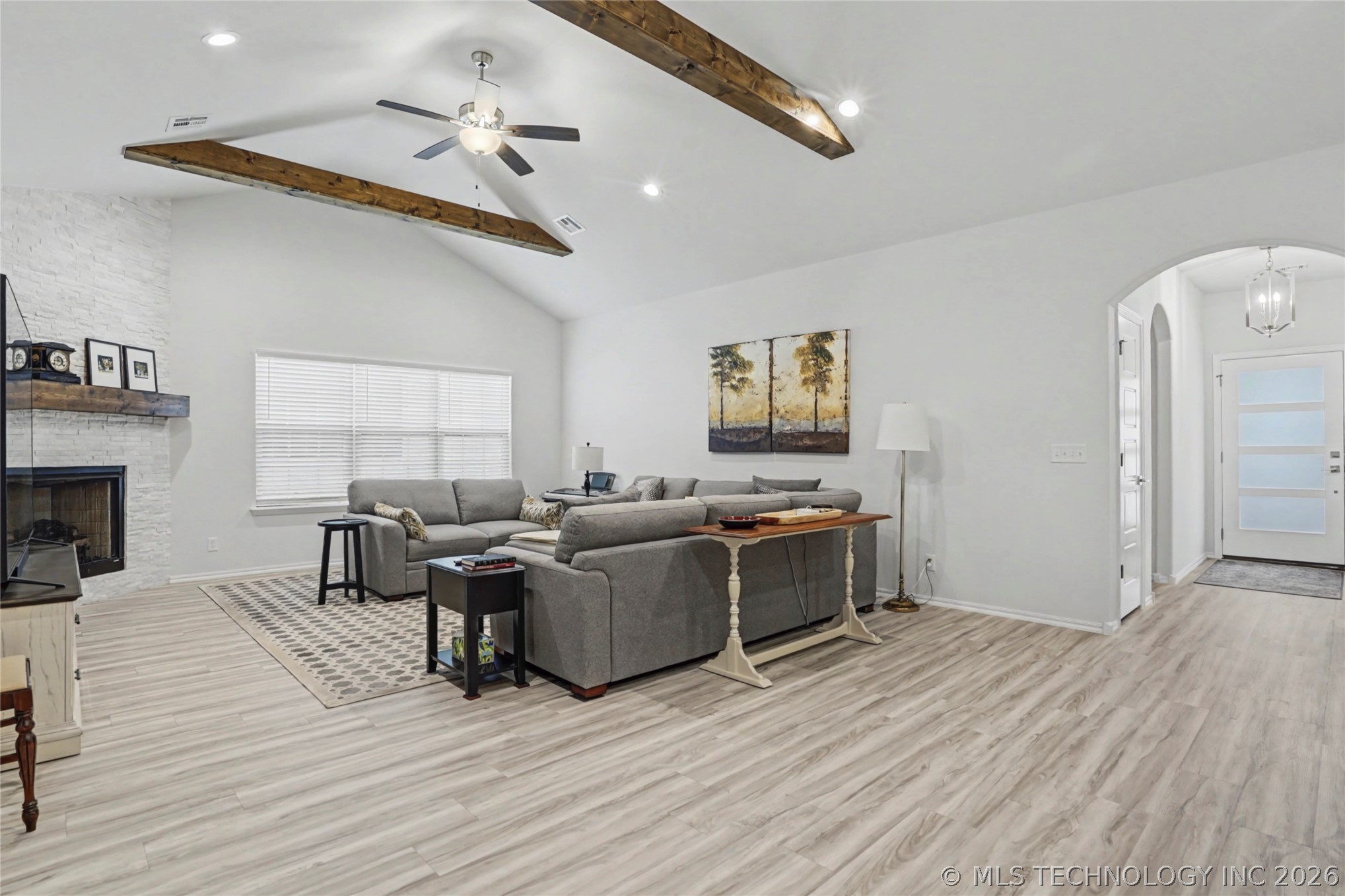 1905 W Huntsville Place