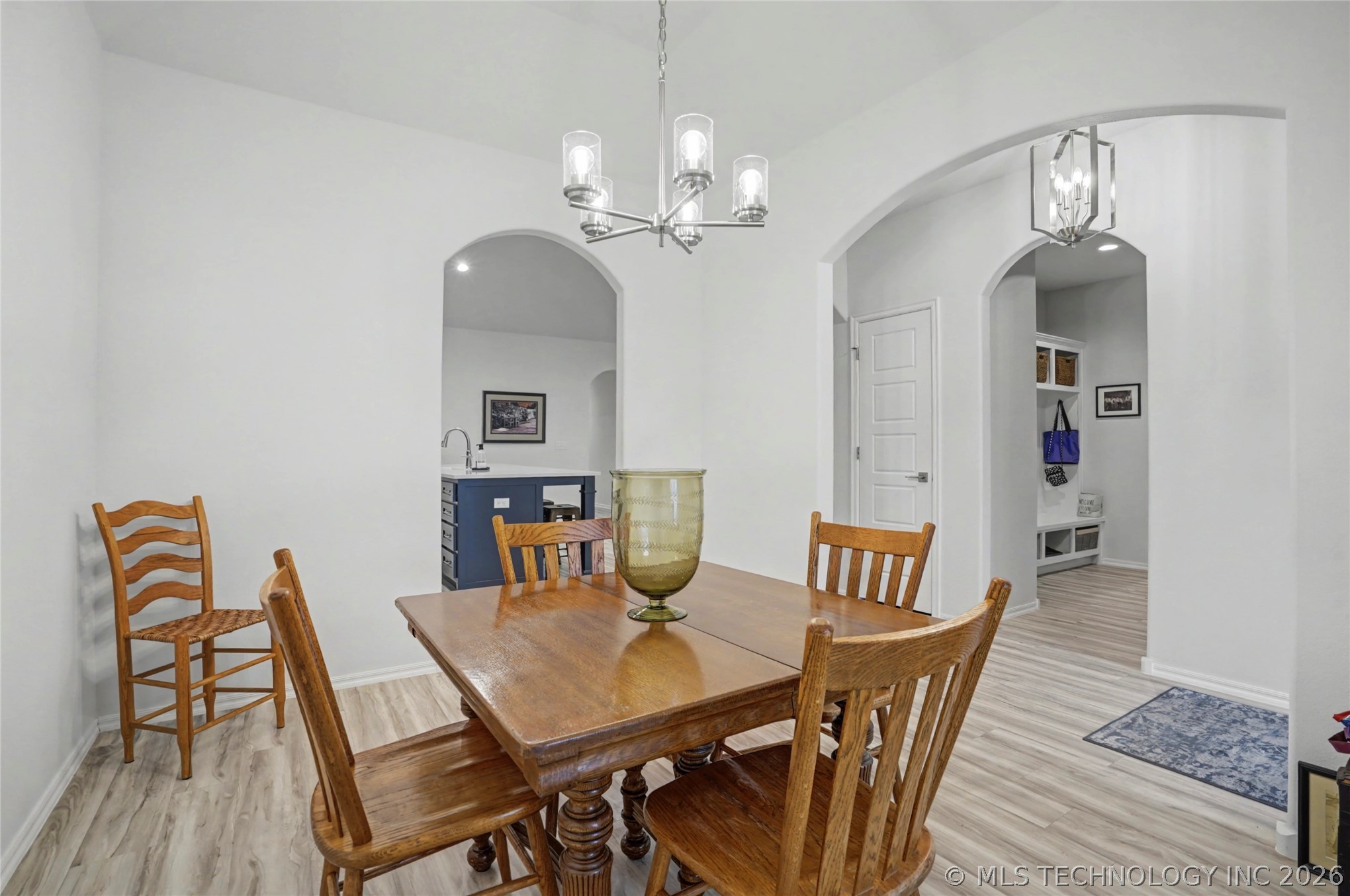 1905 W Huntsville Place