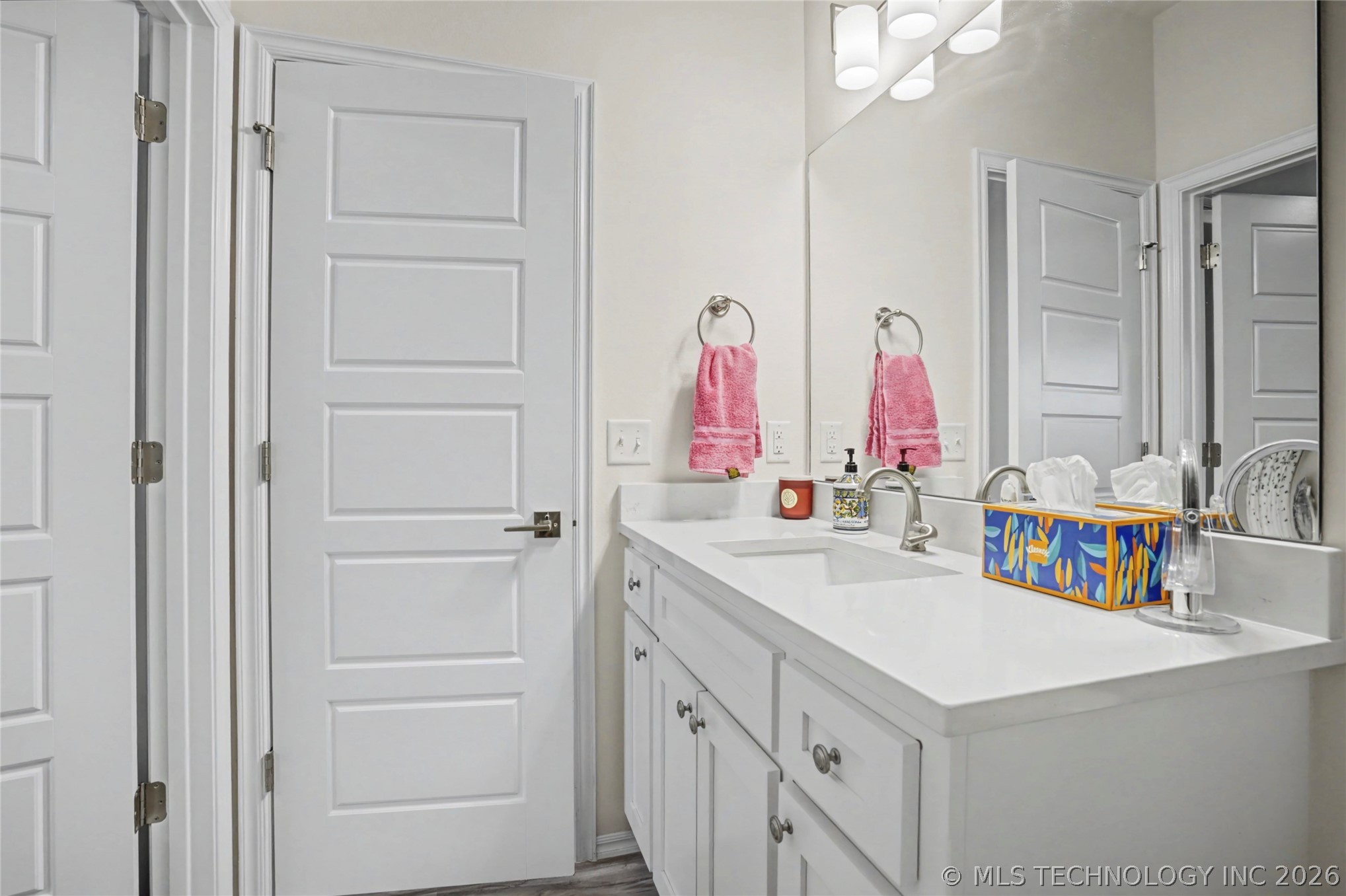 1905 W Huntsville Place