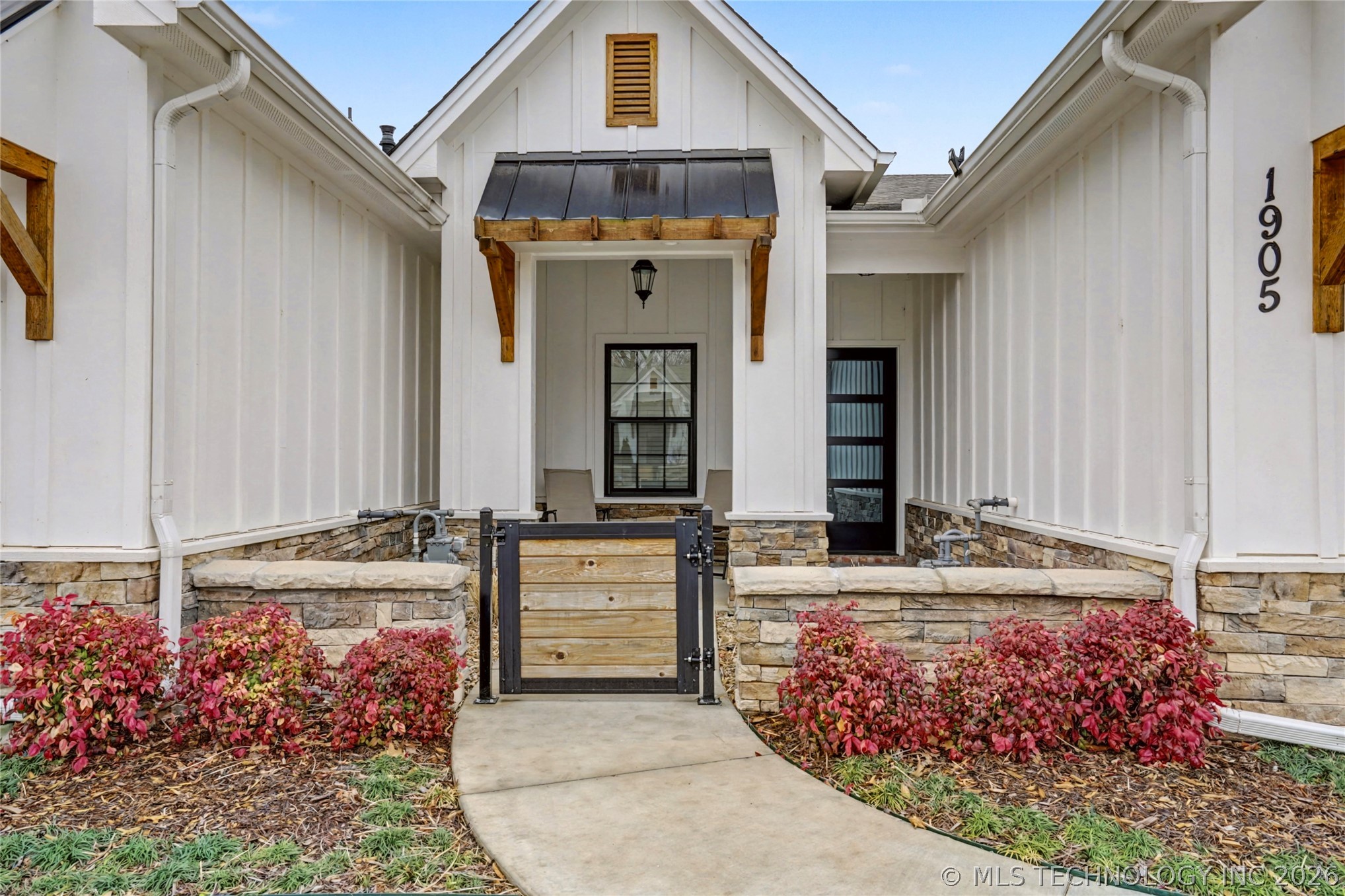 1905 W Huntsville Place