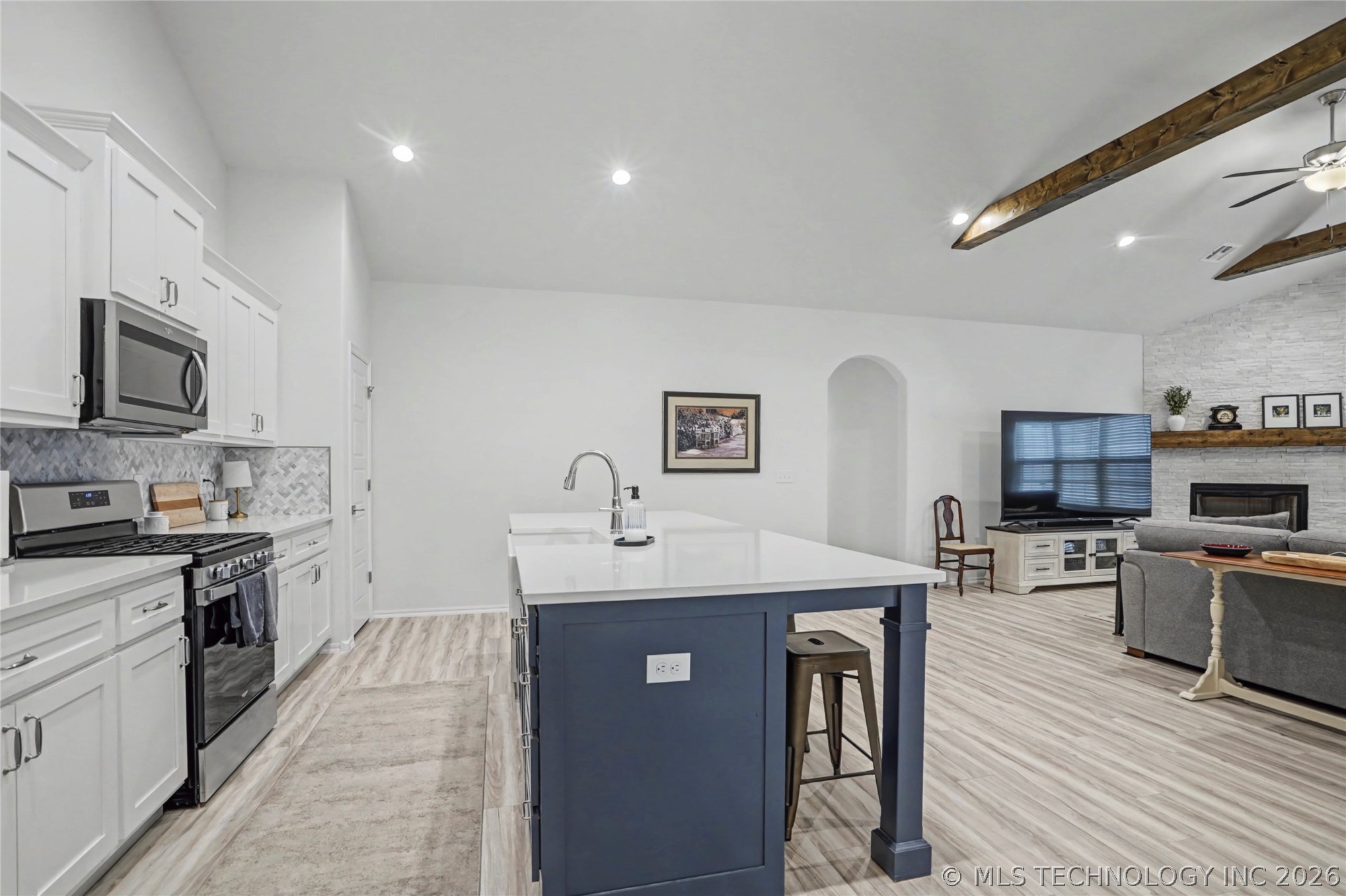 1905 W Huntsville Place