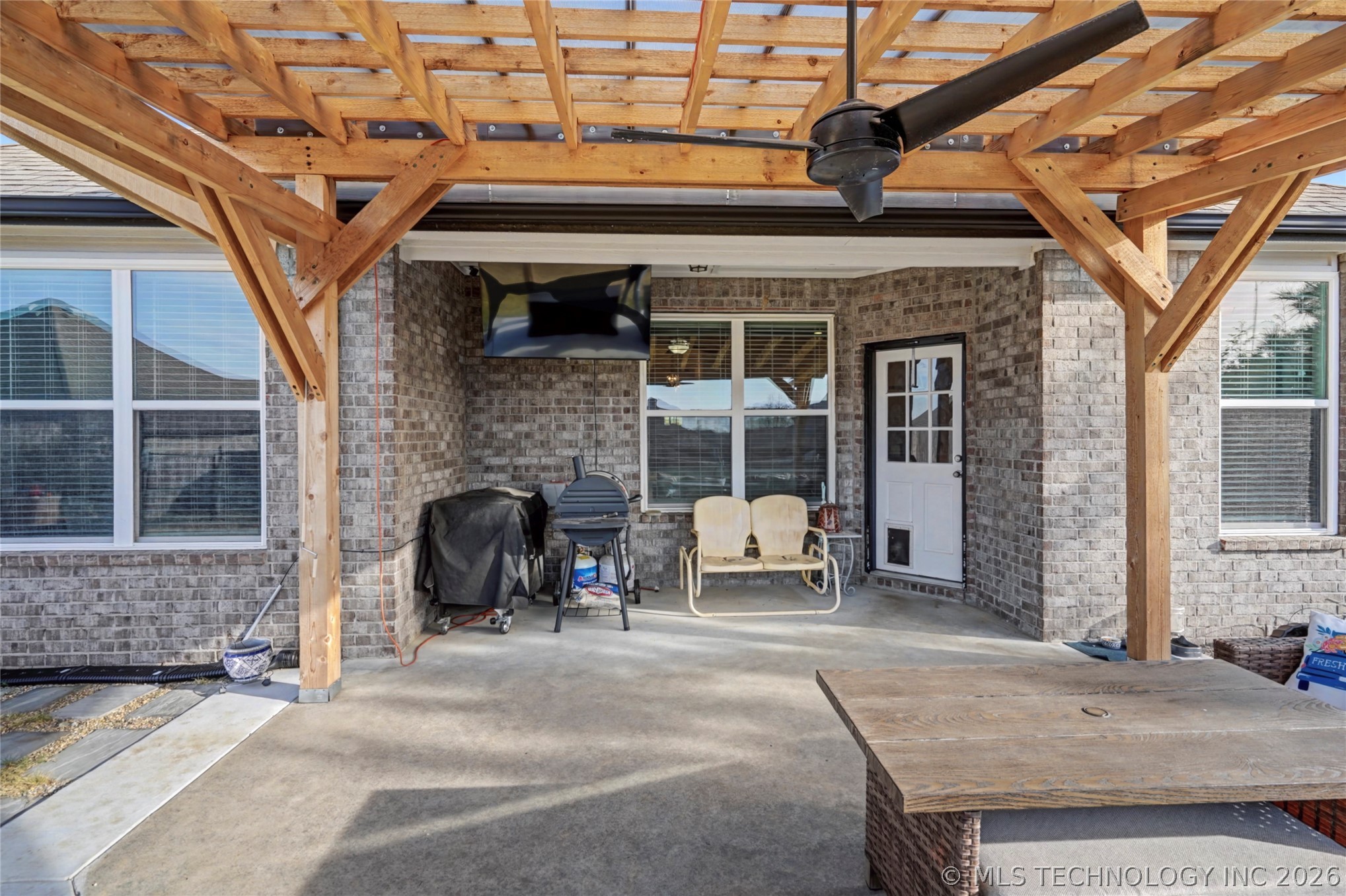 7323 E Oak Ridge Street