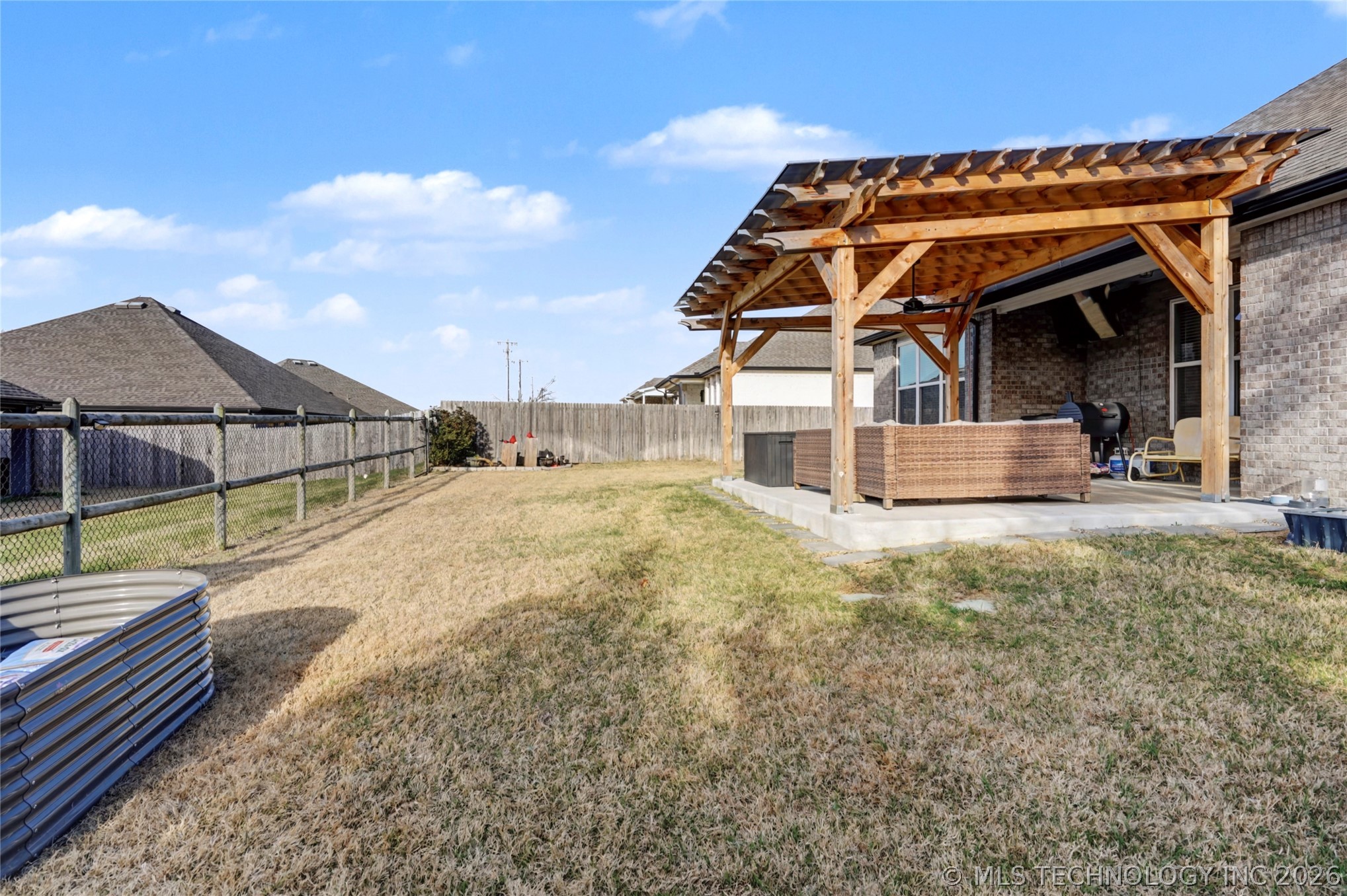 7323 E Oak Ridge Street