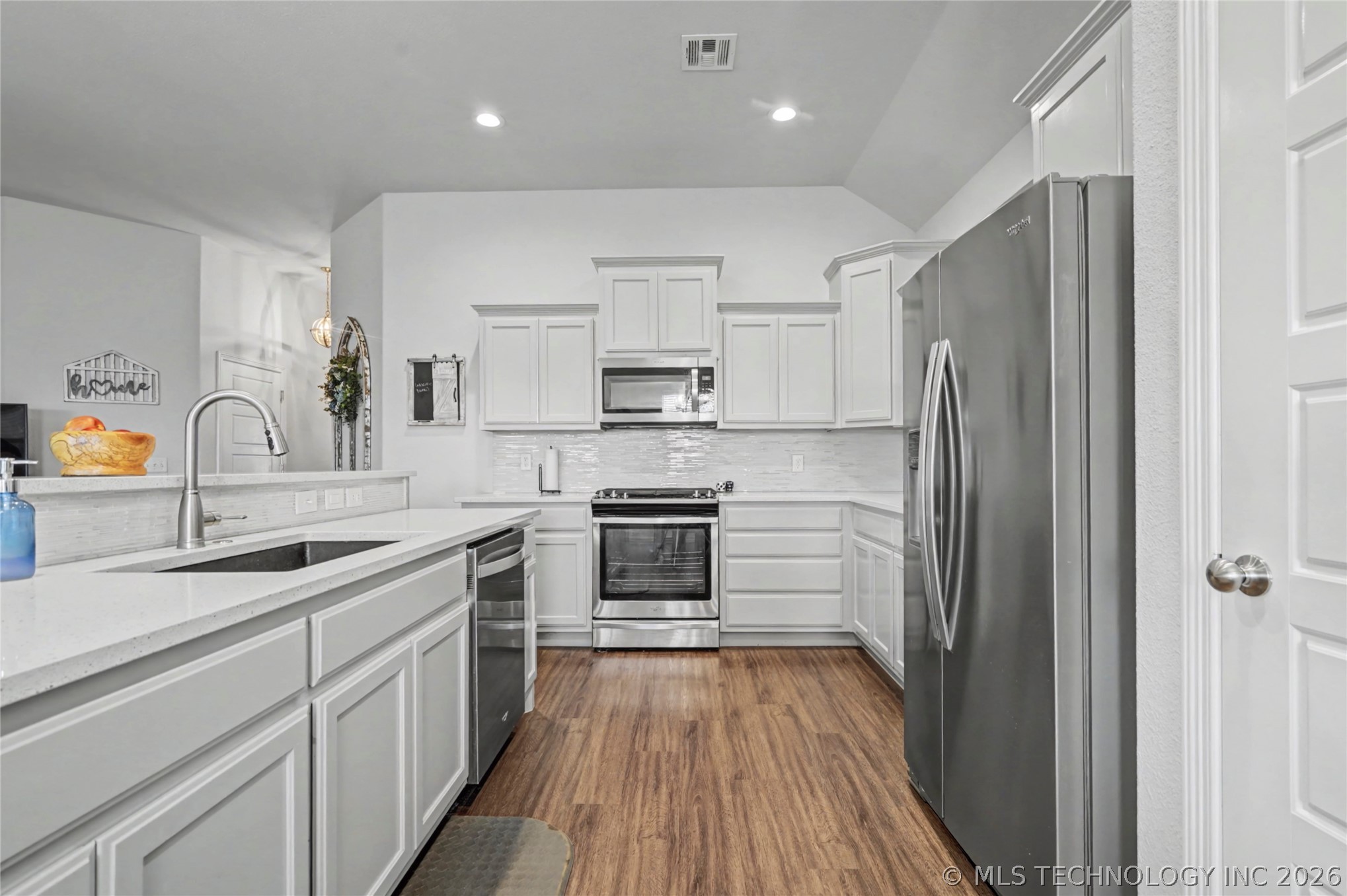 7323 E Oak Ridge Street