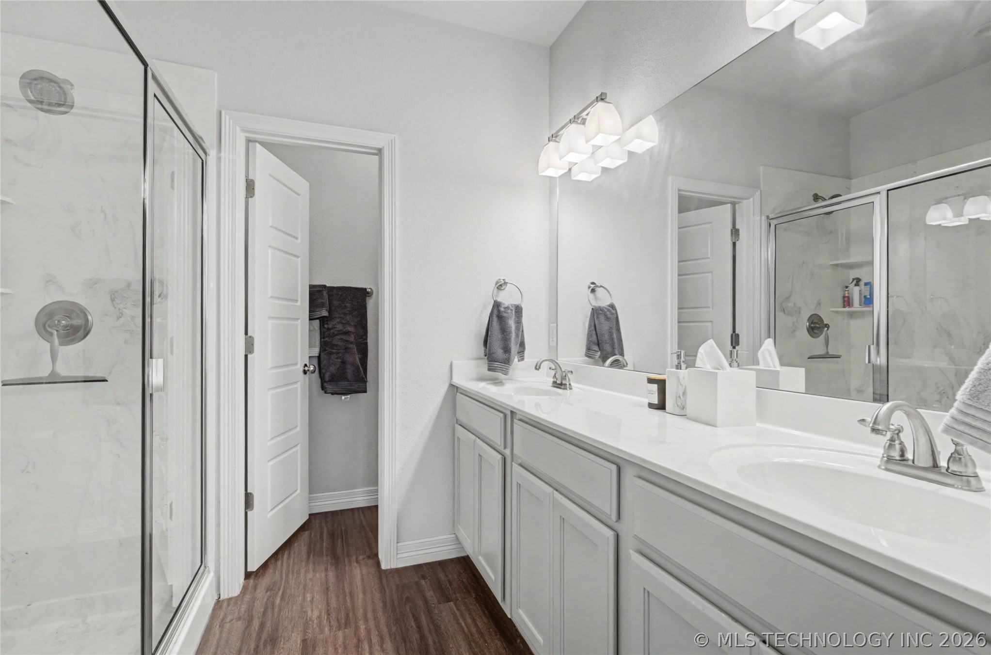 7323 E Oak Ridge Street