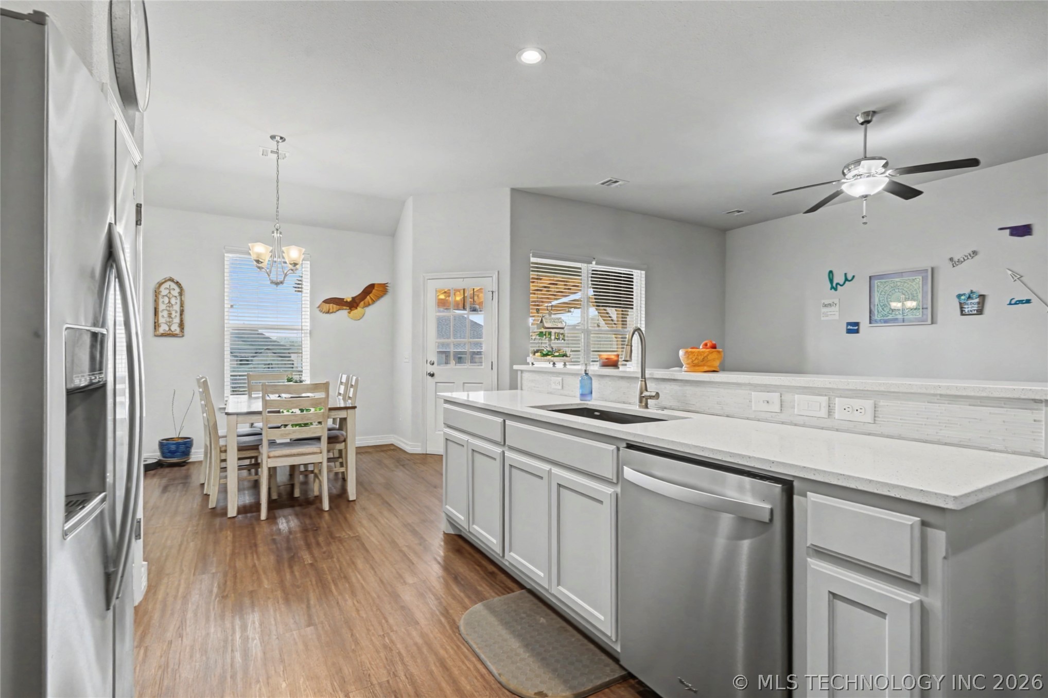 7323 E Oak Ridge Street