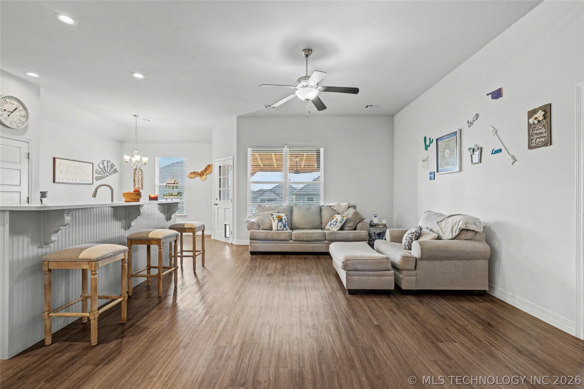 7323 E Oak Ridge Street