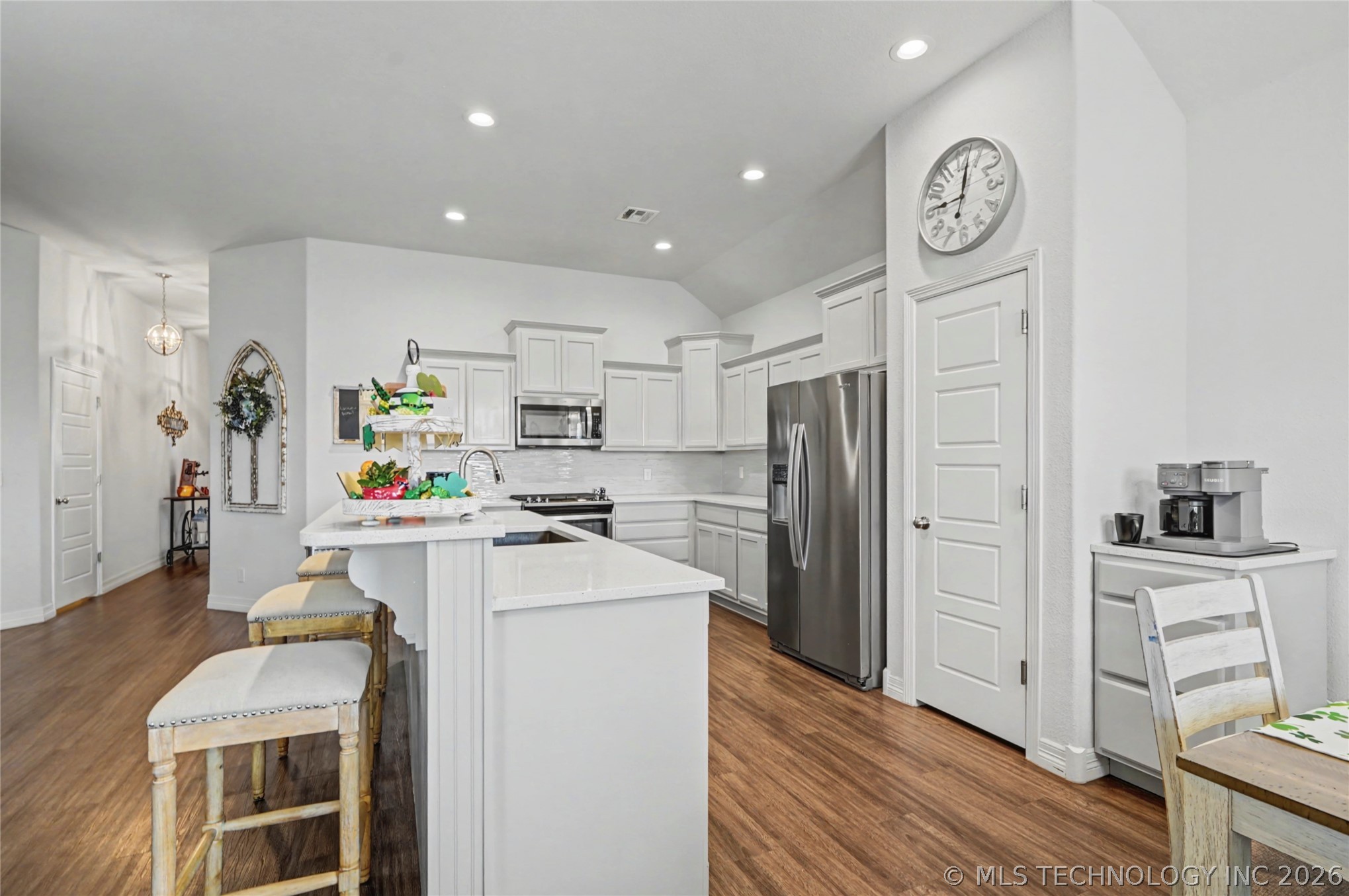 7323 E Oak Ridge Street