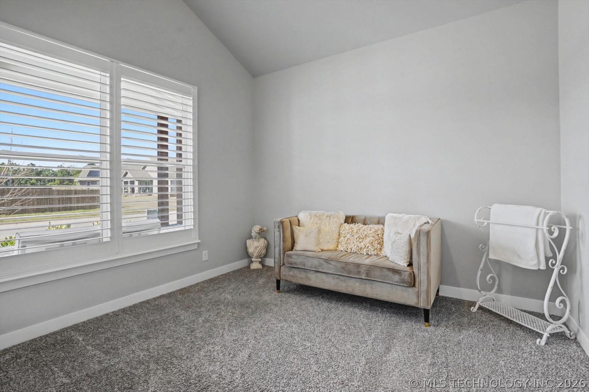 7407 S Walnut Avenue