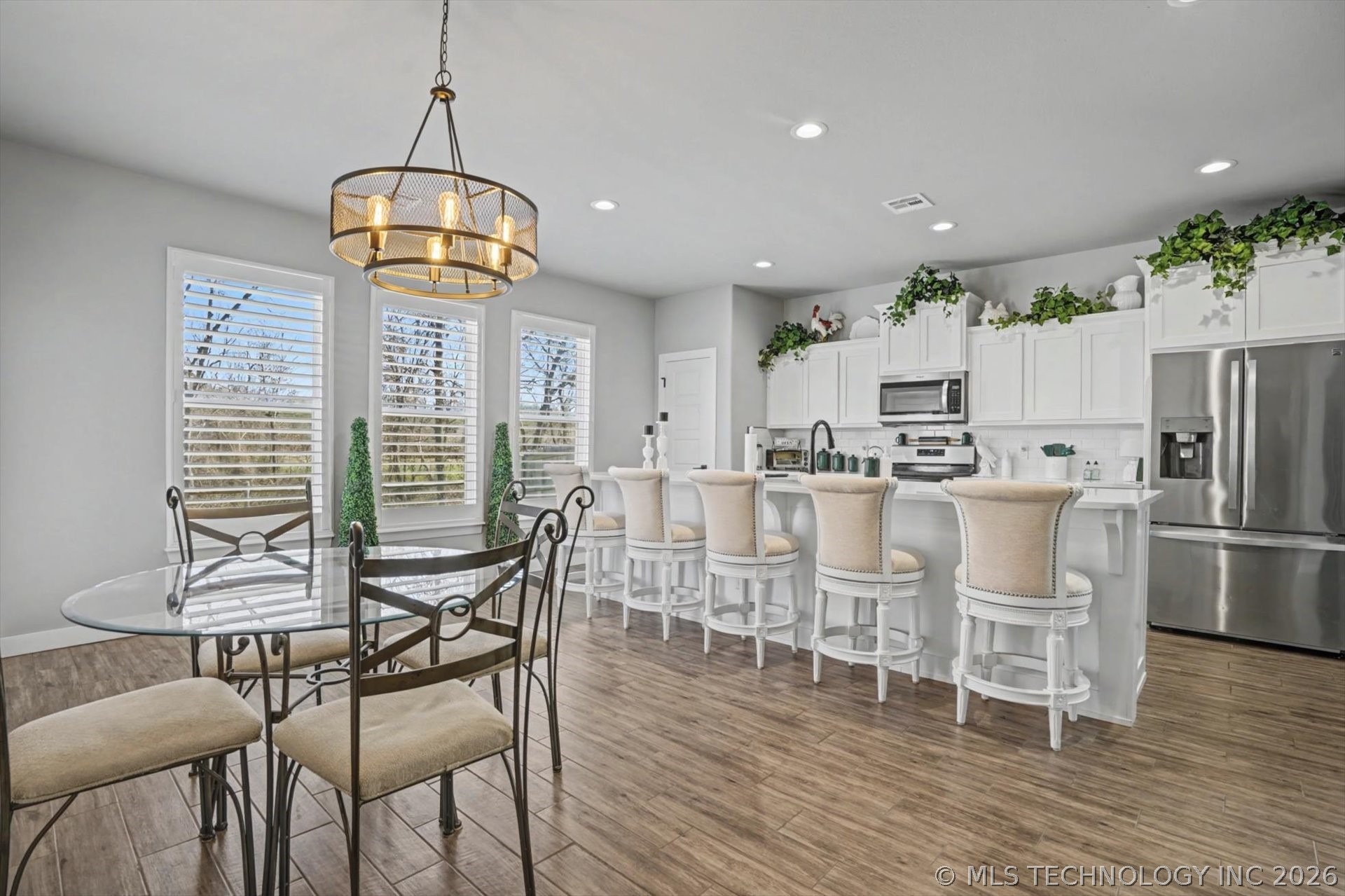 7407 S Walnut Avenue