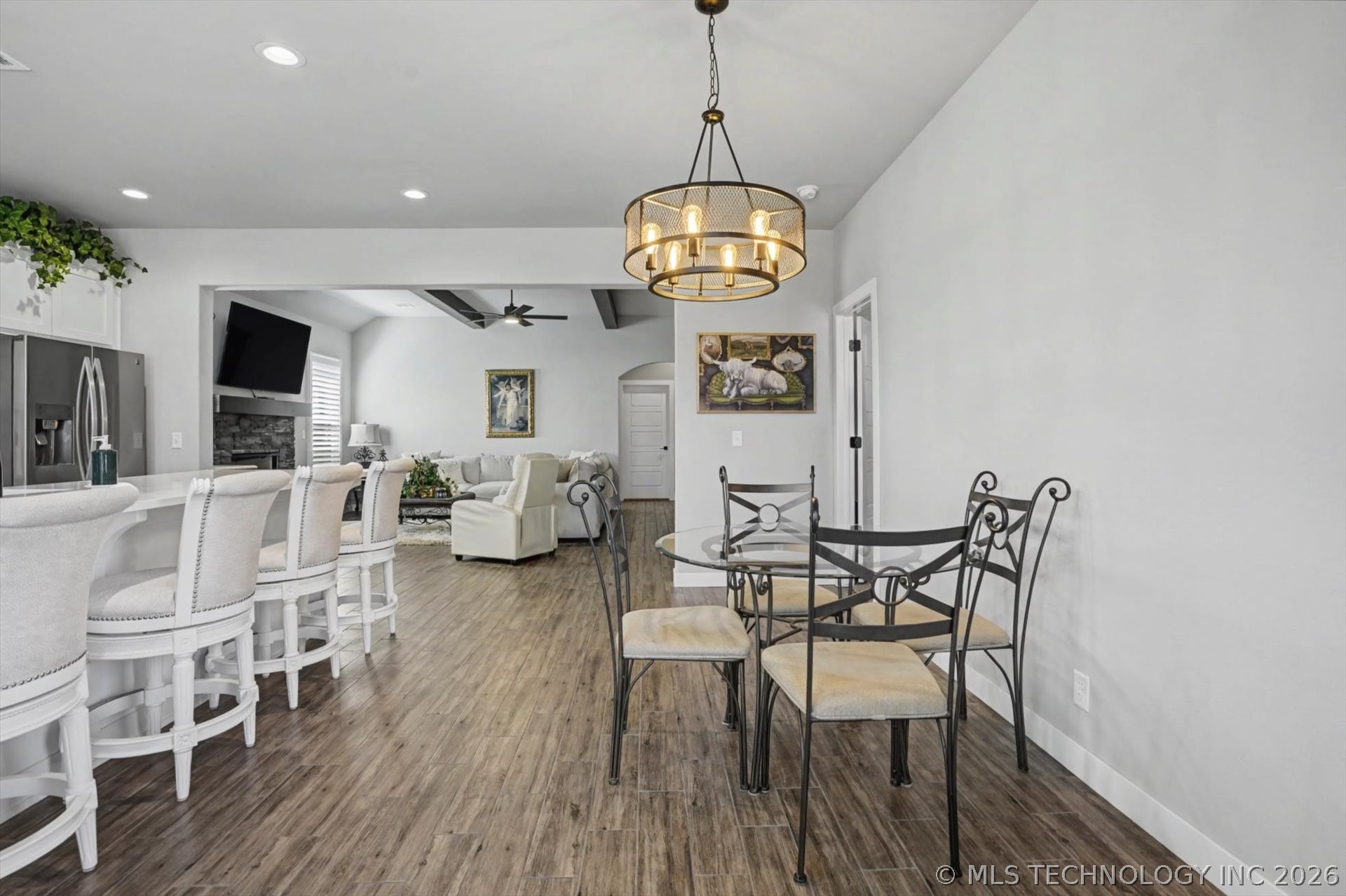 7407 S Walnut Avenue