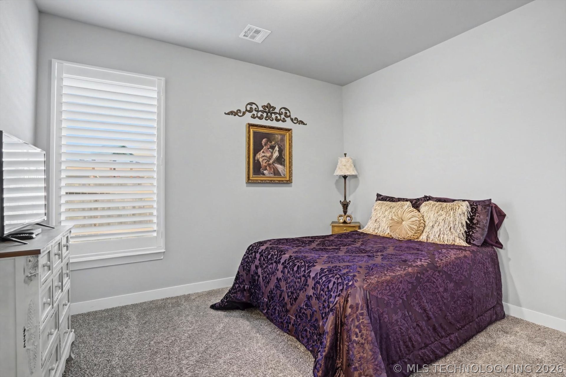 7407 S Walnut Avenue