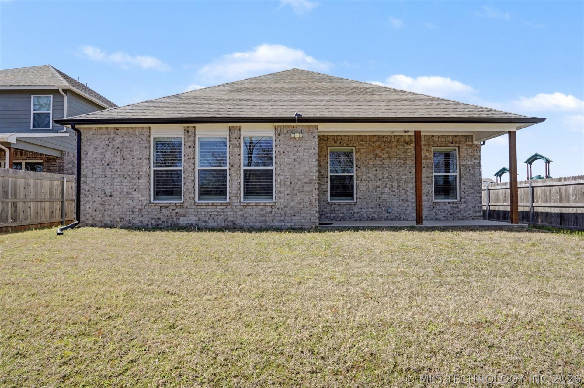 7407 S Walnut Avenue