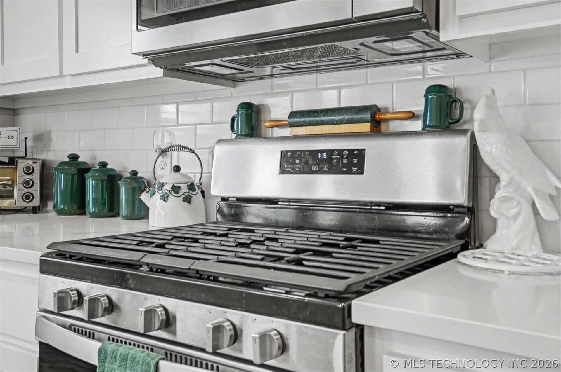 7407 S Walnut Avenue