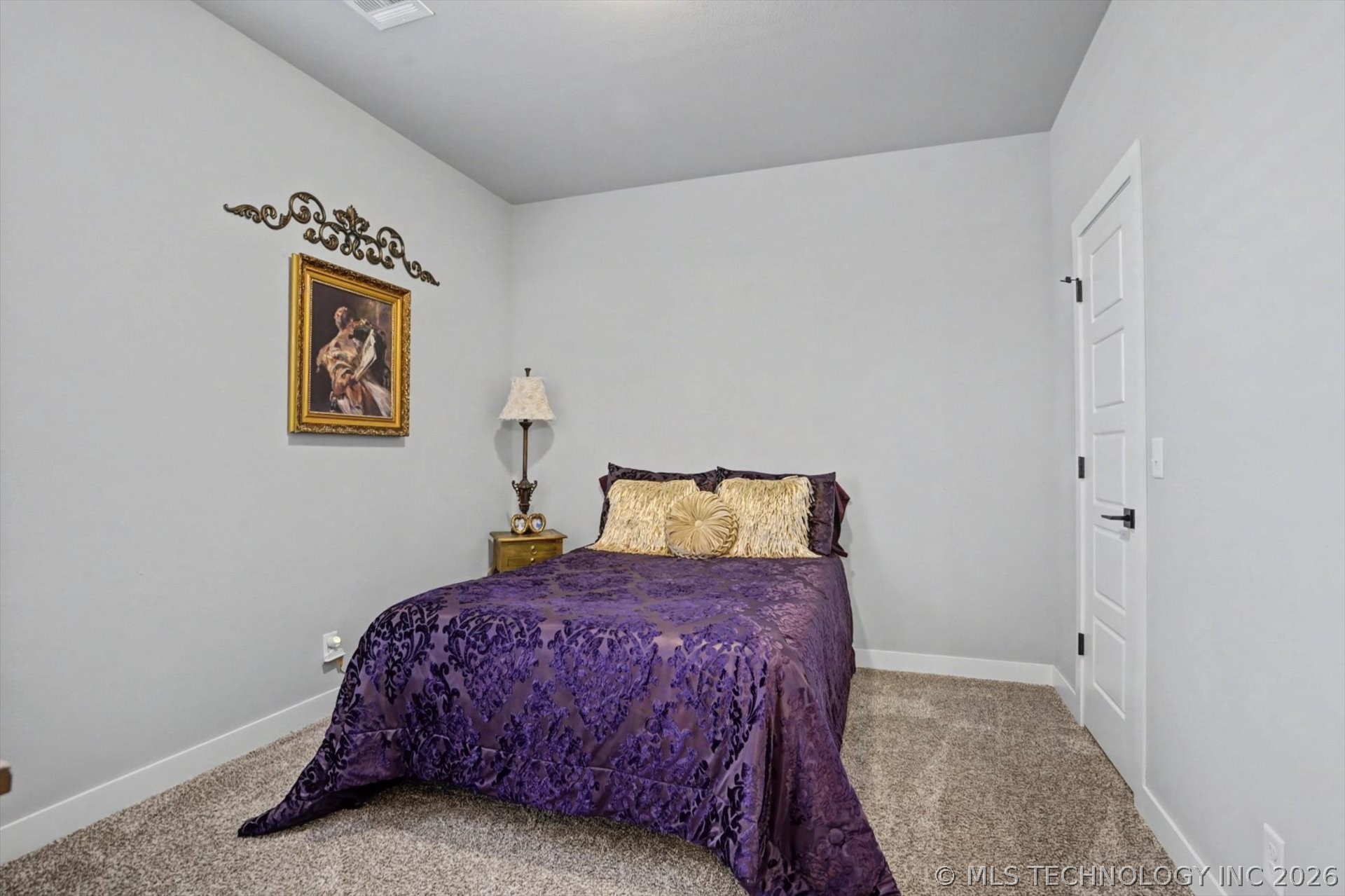 7407 S Walnut Avenue