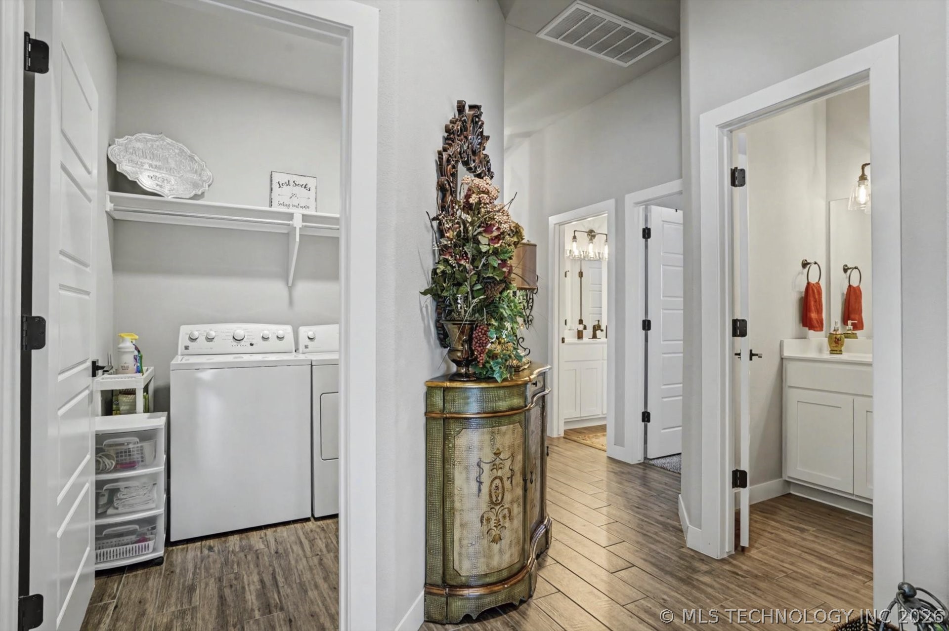 7407 S Walnut Avenue