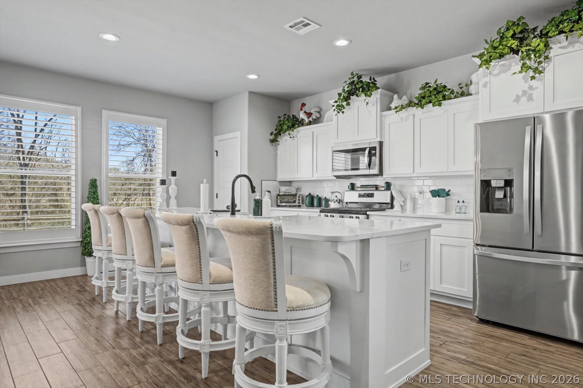 7407 S Walnut Avenue