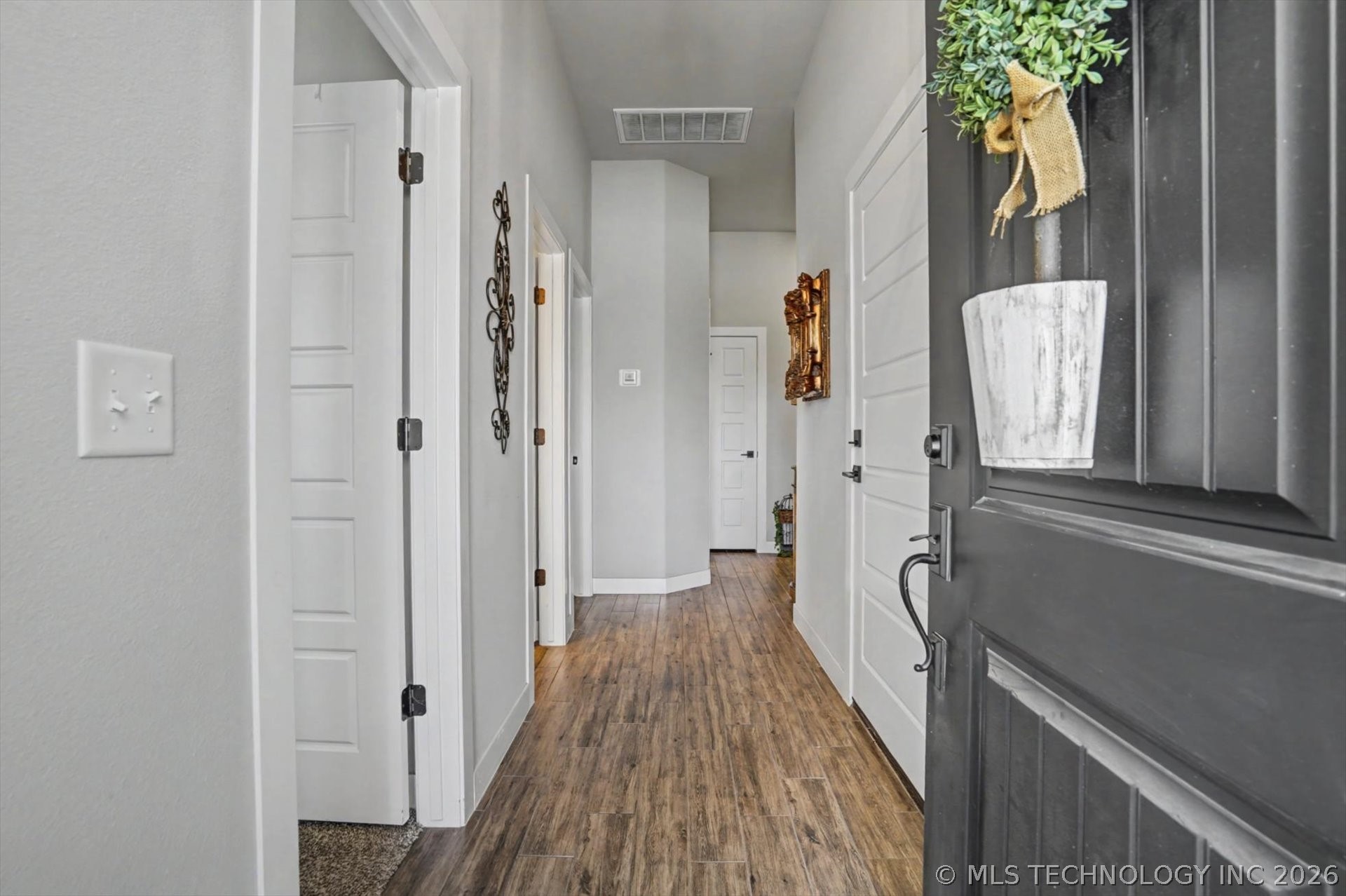 7407 S Walnut Avenue