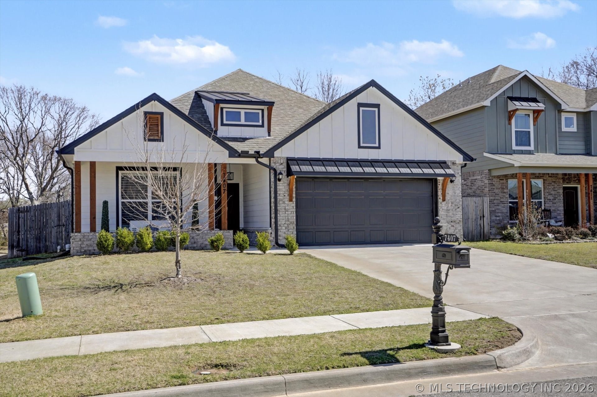 7407 S Walnut Avenue