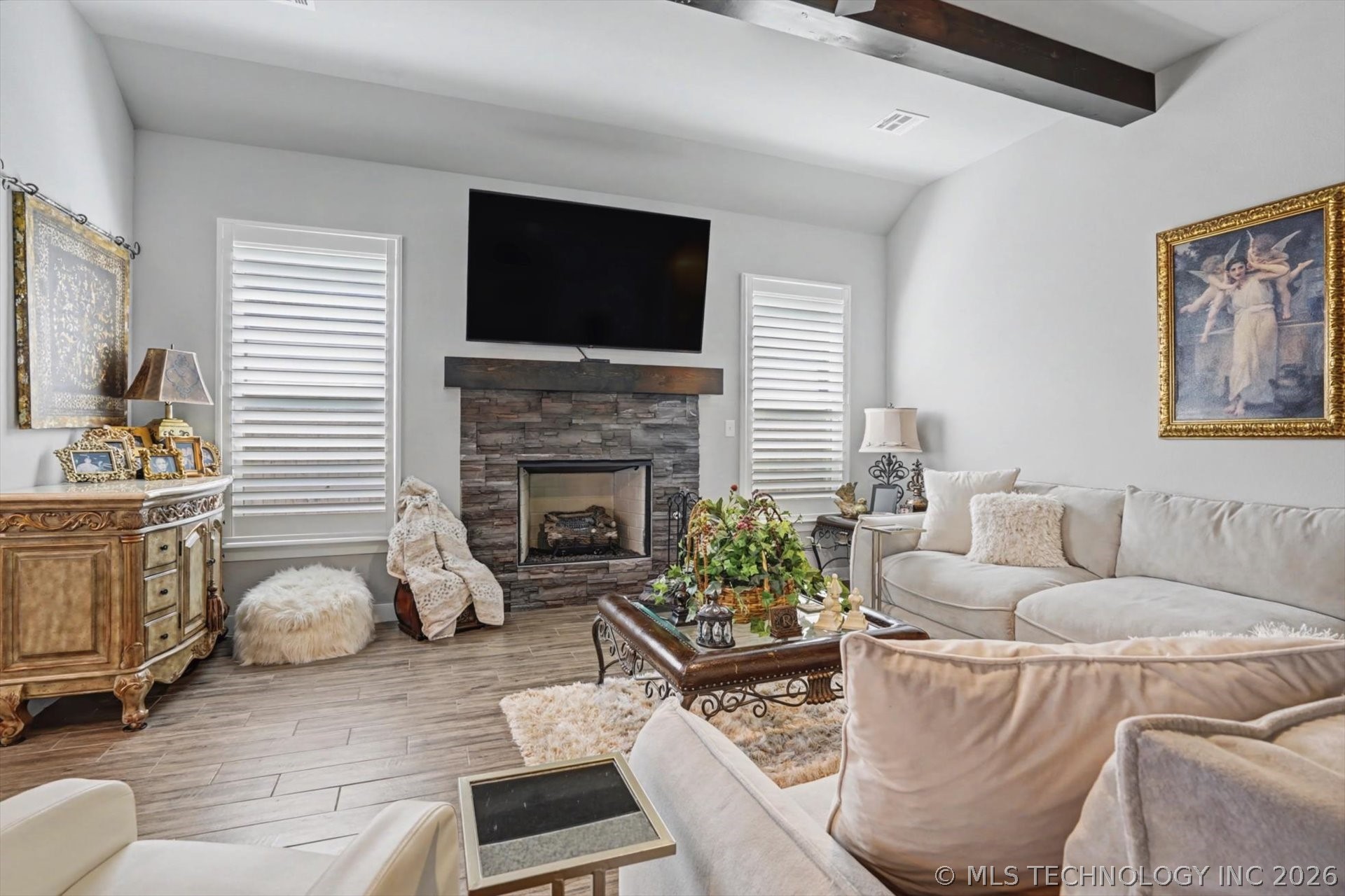 7407 S Walnut Avenue