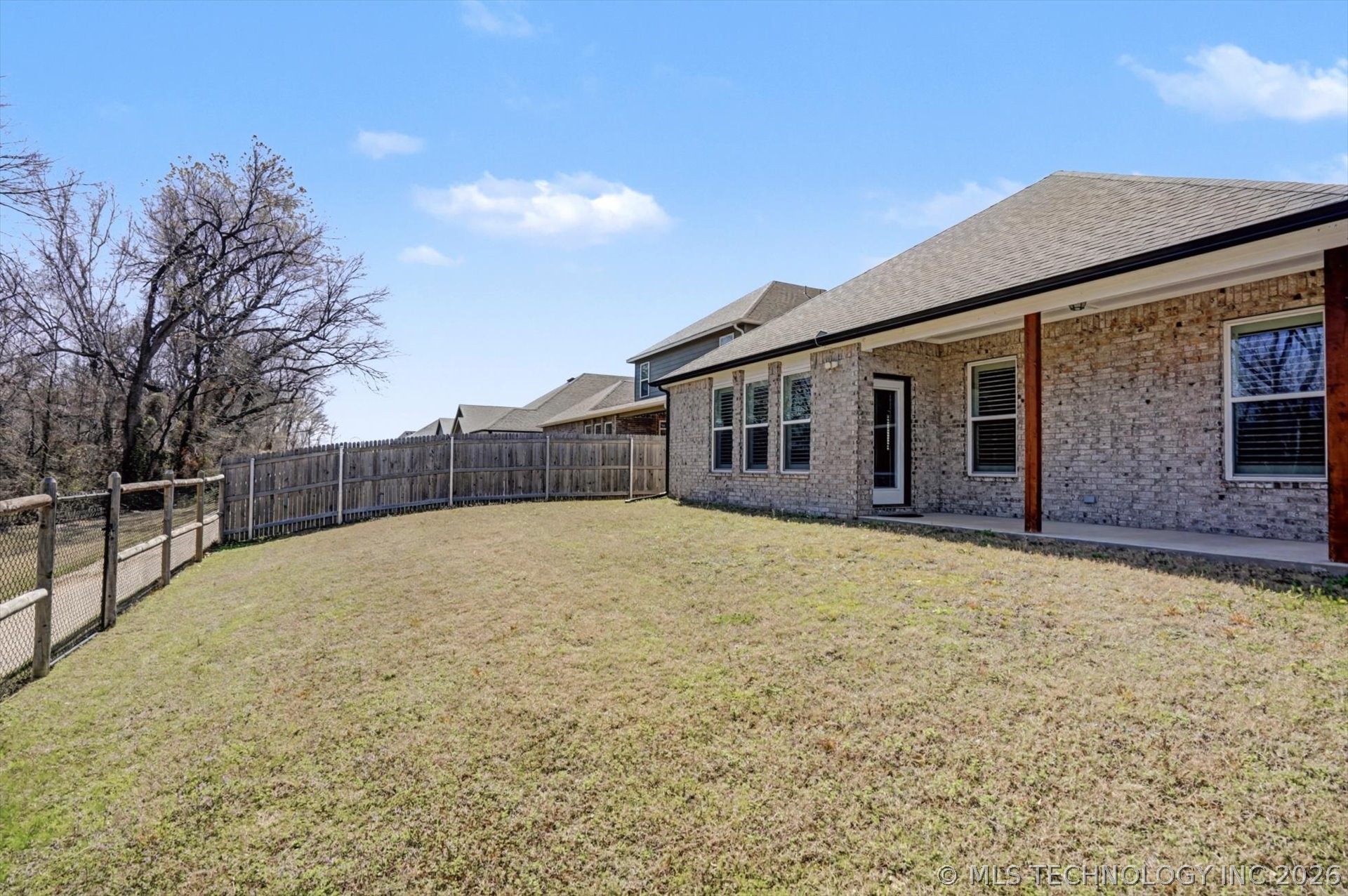 7407 S Walnut Avenue