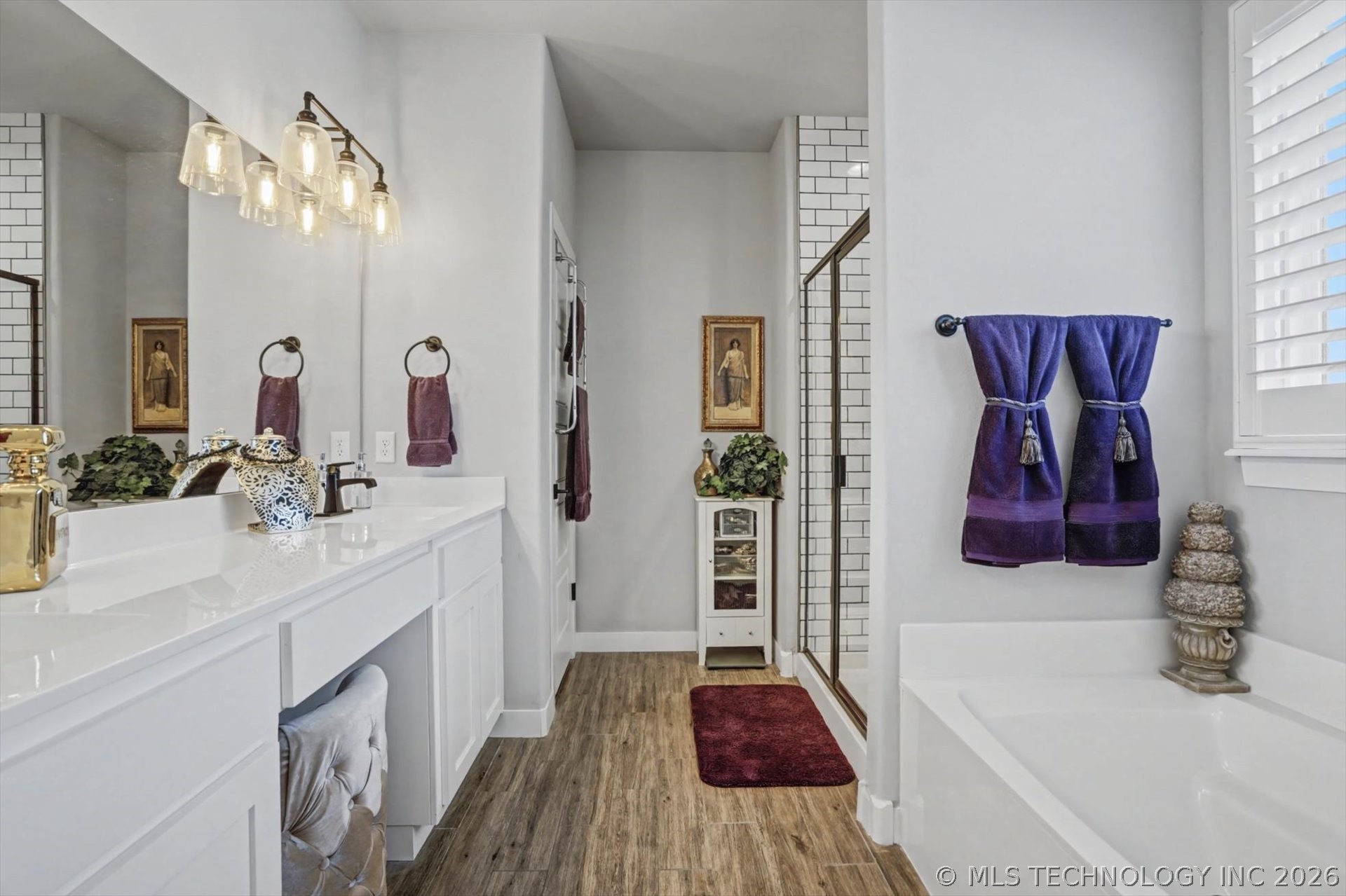 7407 S Walnut Avenue