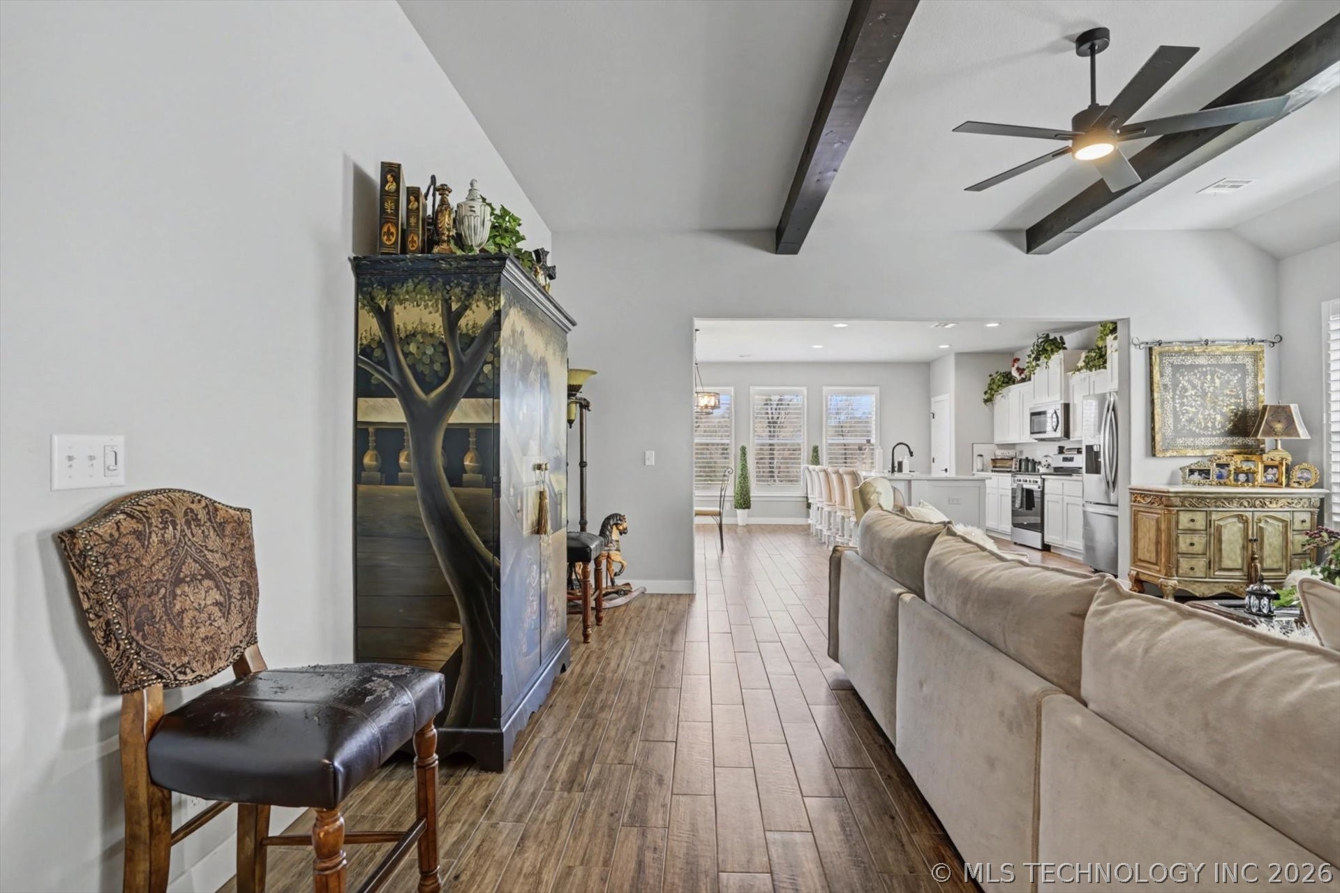 7407 S Walnut Avenue