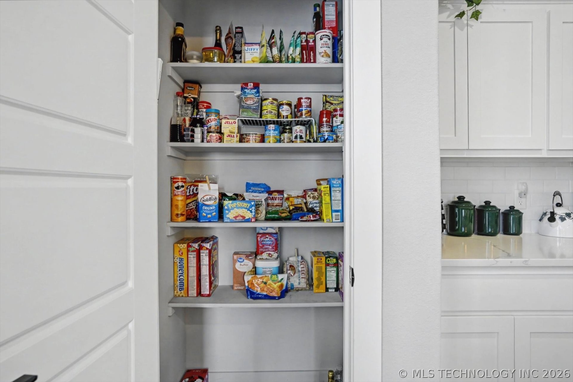 7407 S Walnut Avenue