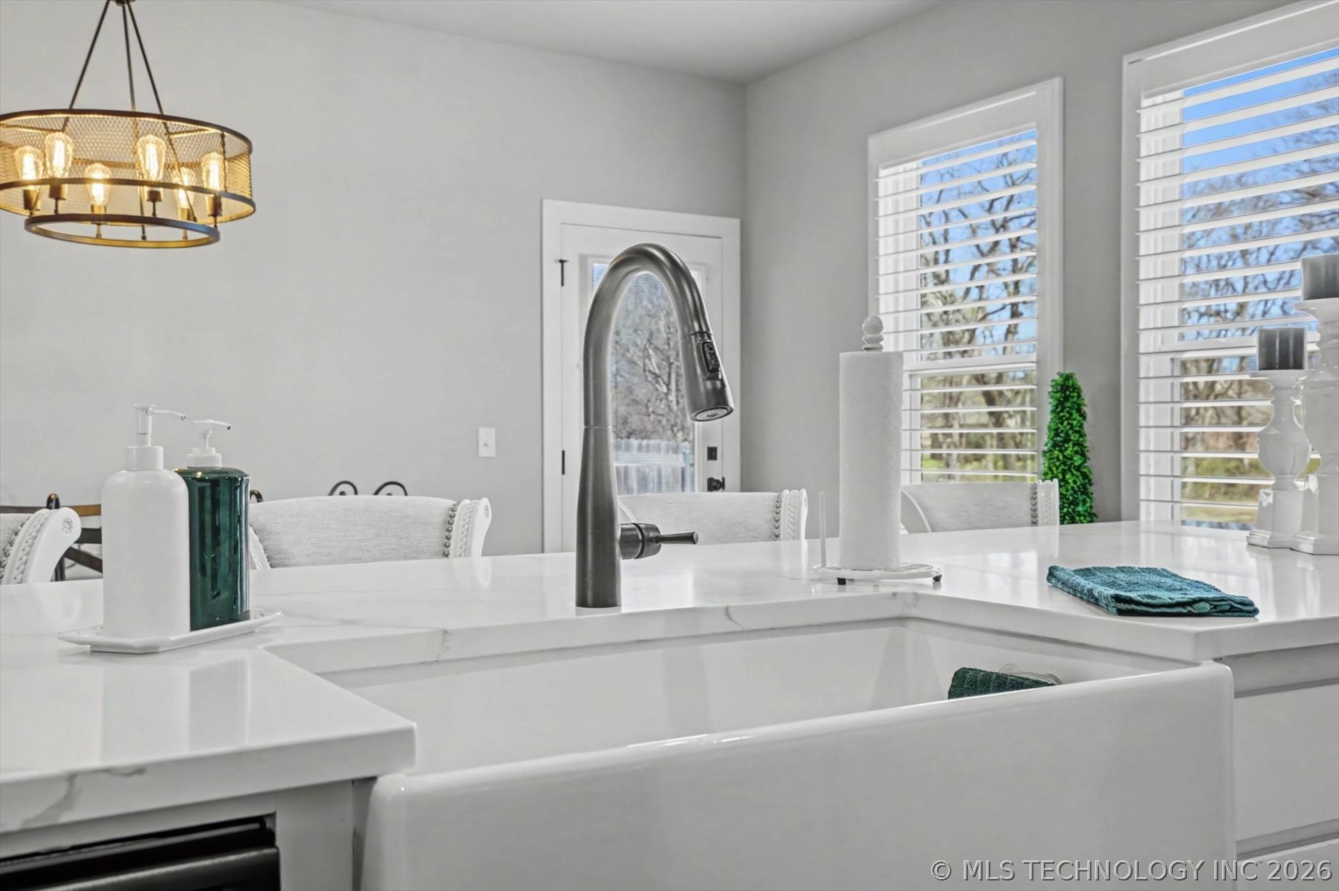 7407 S Walnut Avenue