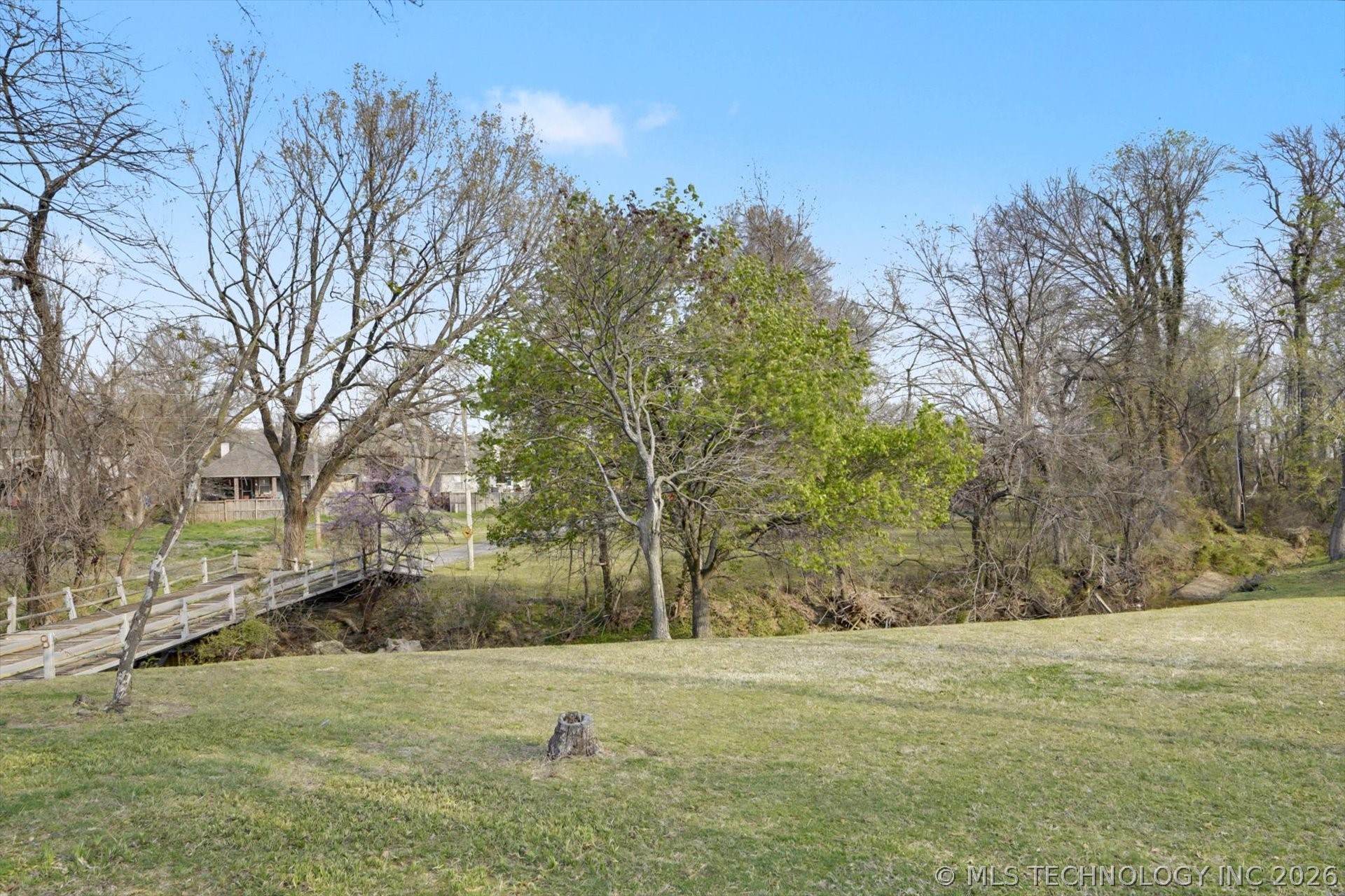 868 W Commercial Street