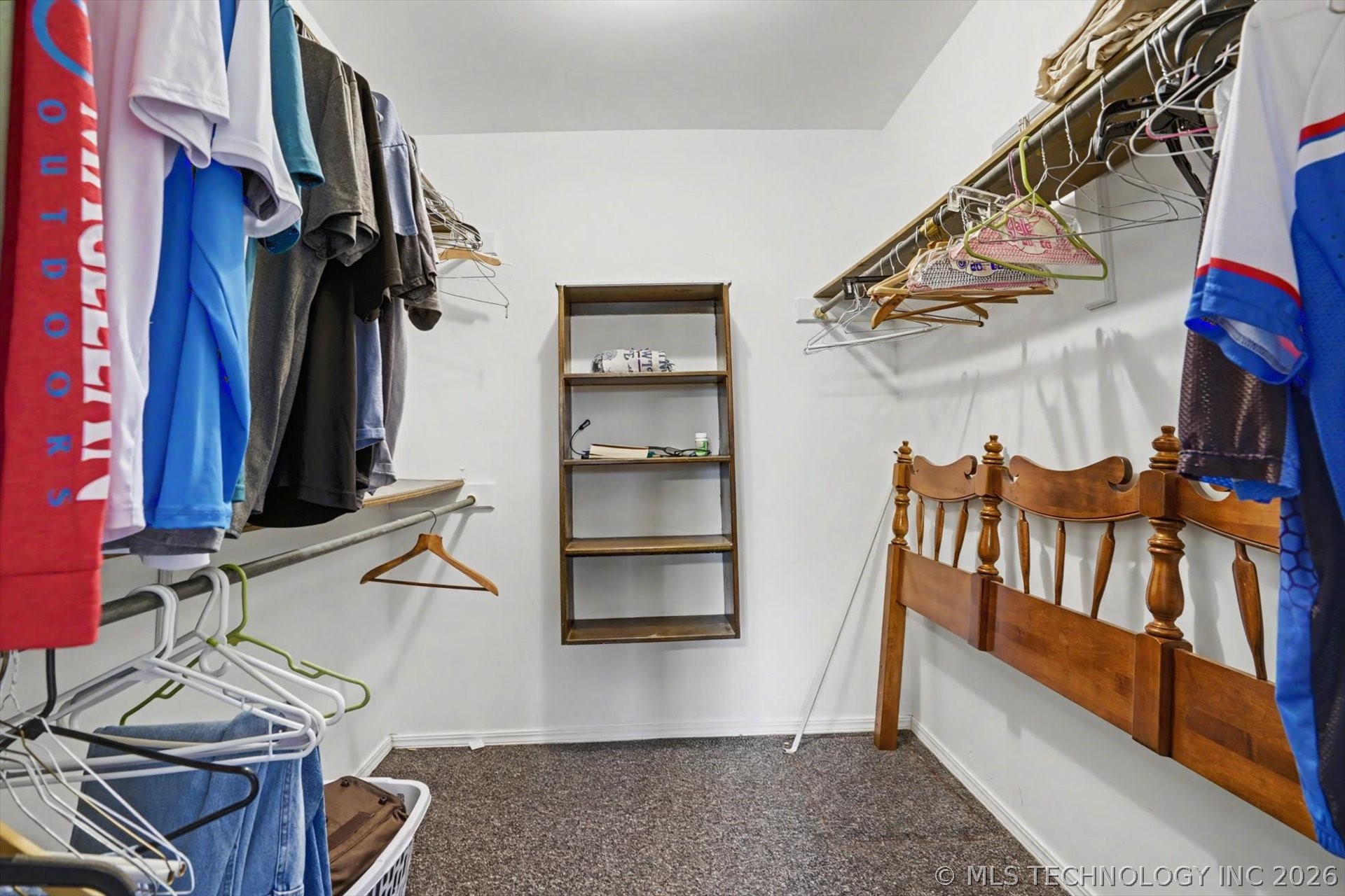 868 W Commercial Street