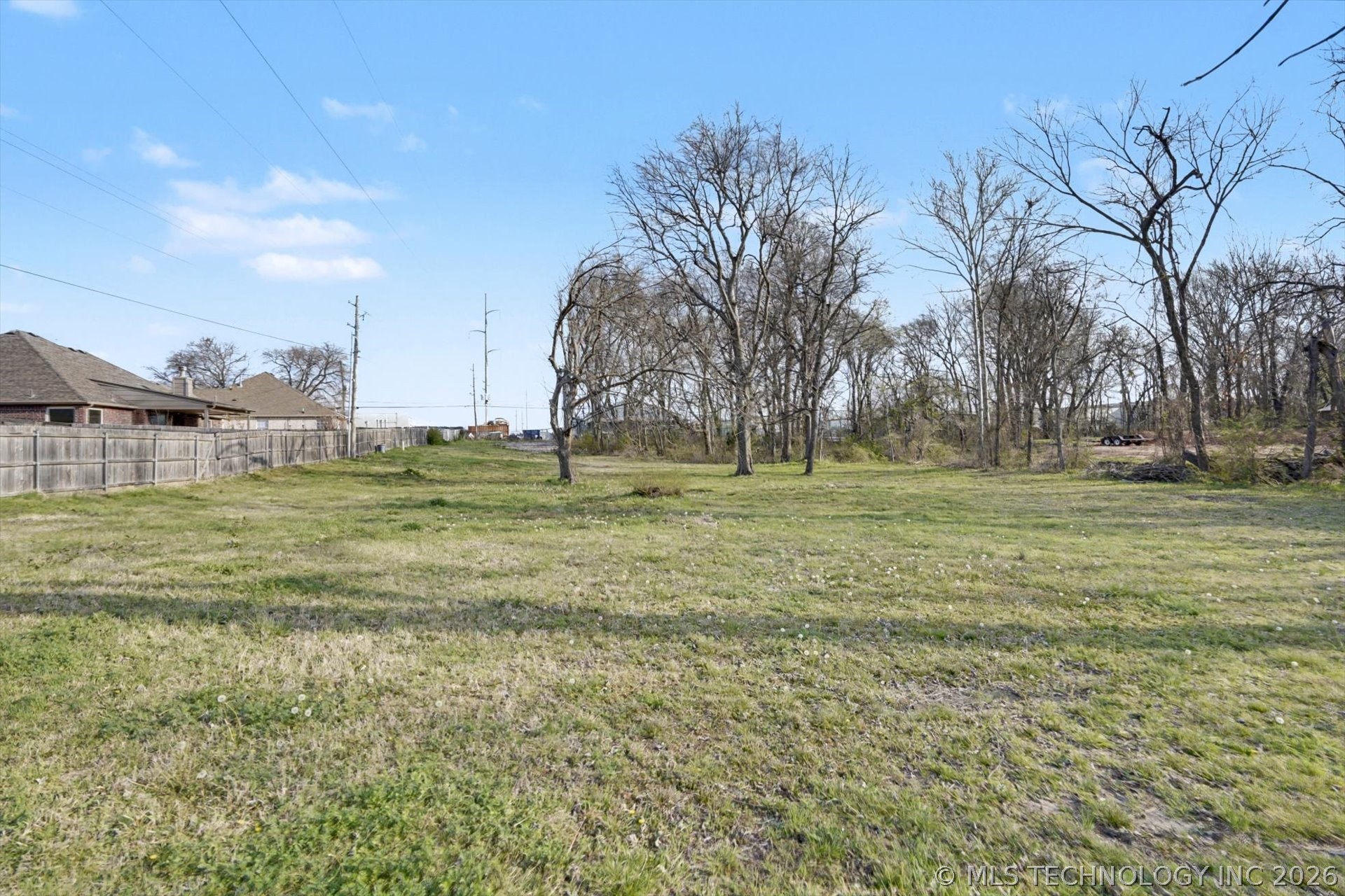 868 W Commercial Street