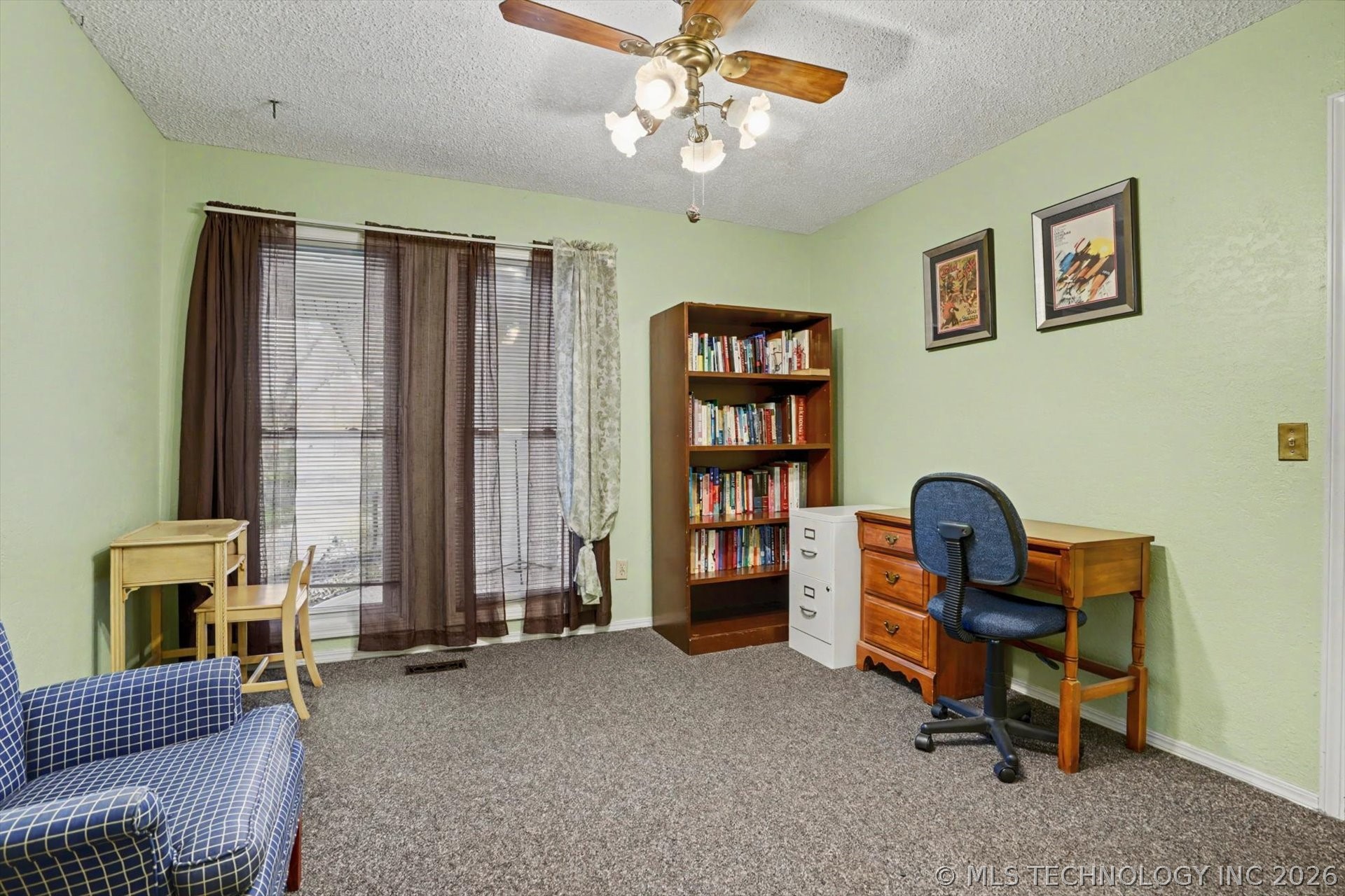 868 W Commercial Street