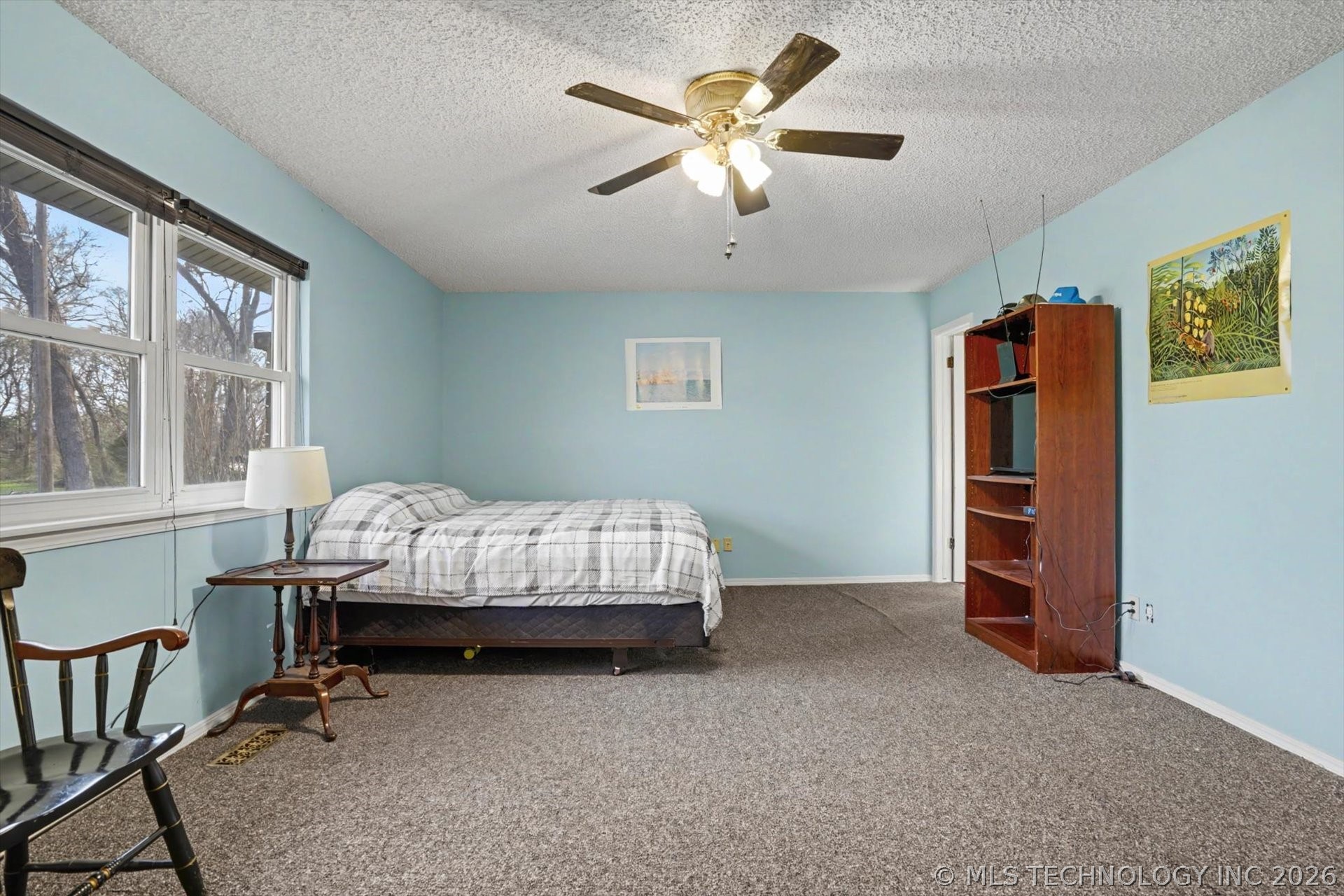 868 W Commercial Street