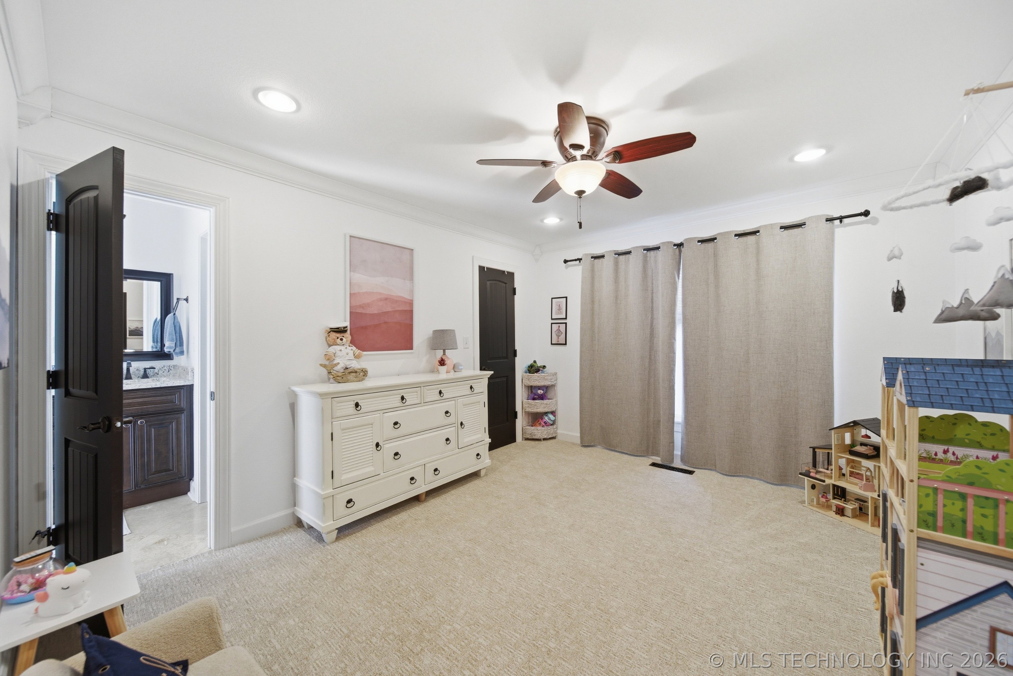 3414 E 64th Street