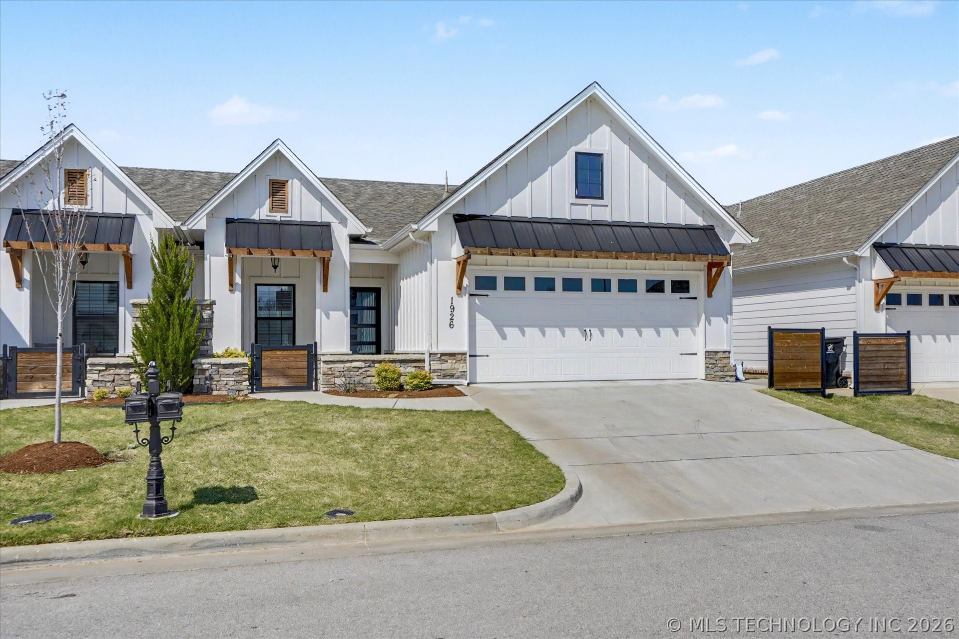 1926 W Imperial Street