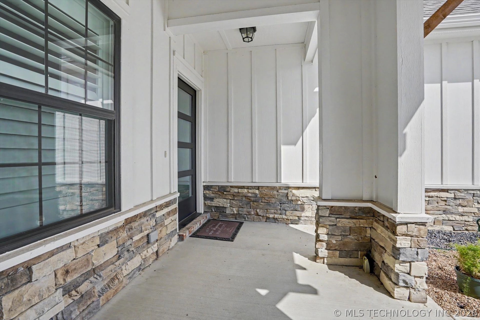 1926 W Imperial Street