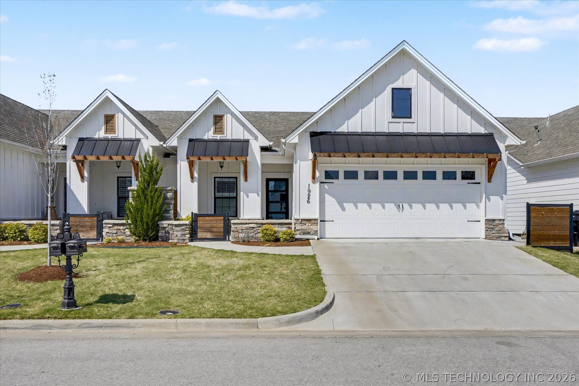 1926 W Imperial Street