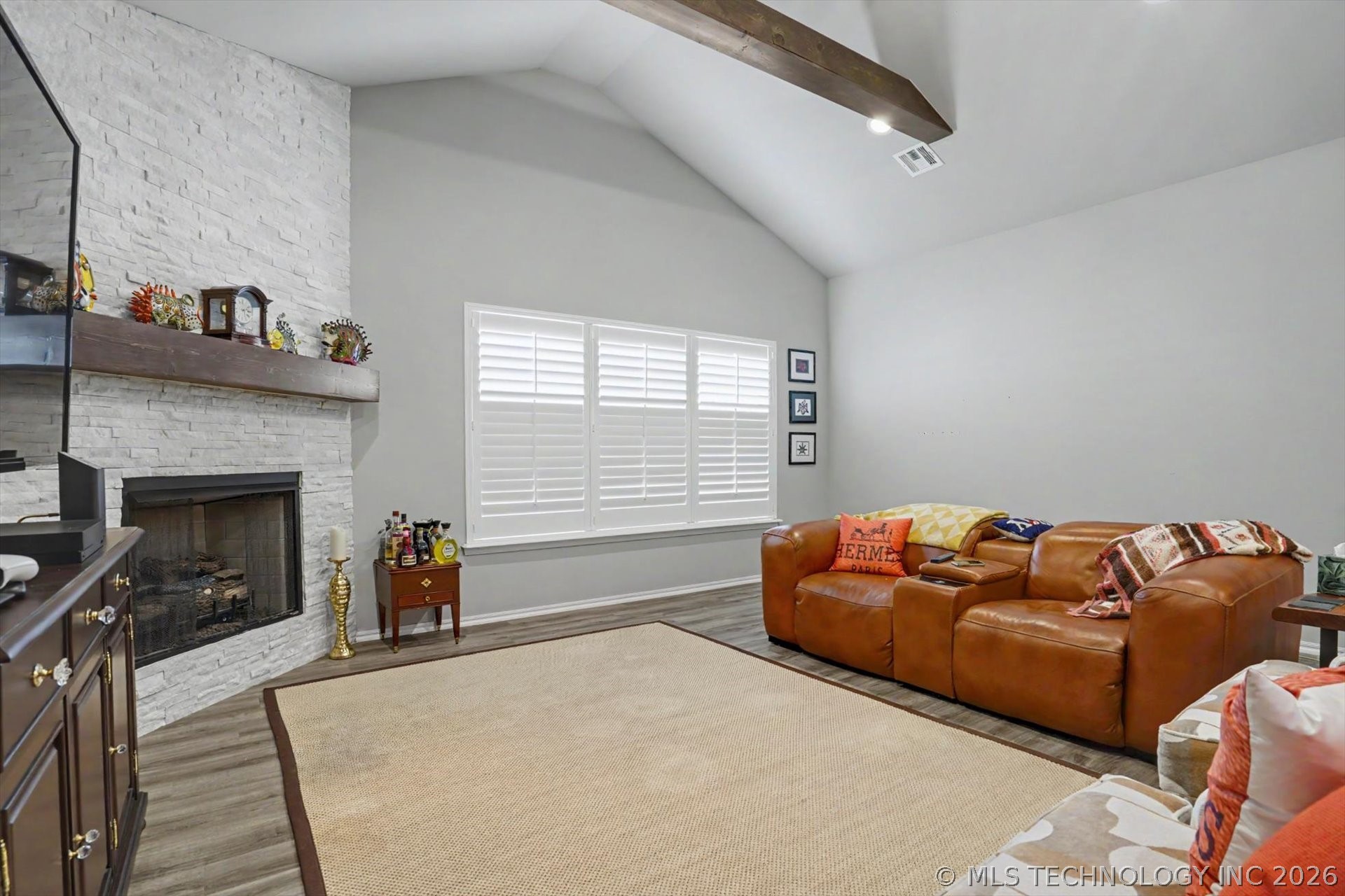 1926 W Imperial Street