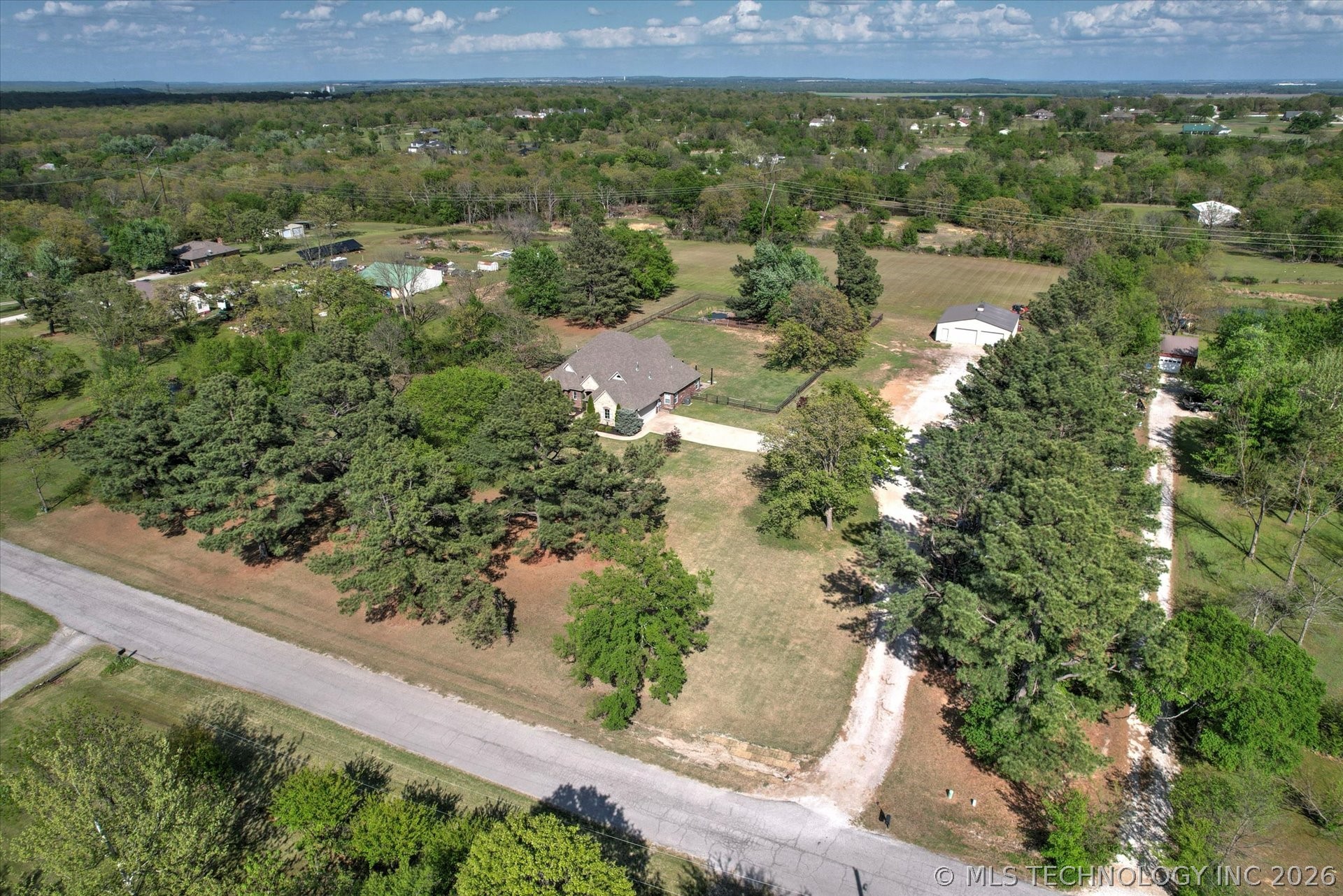 2135 S 280th East Avenue