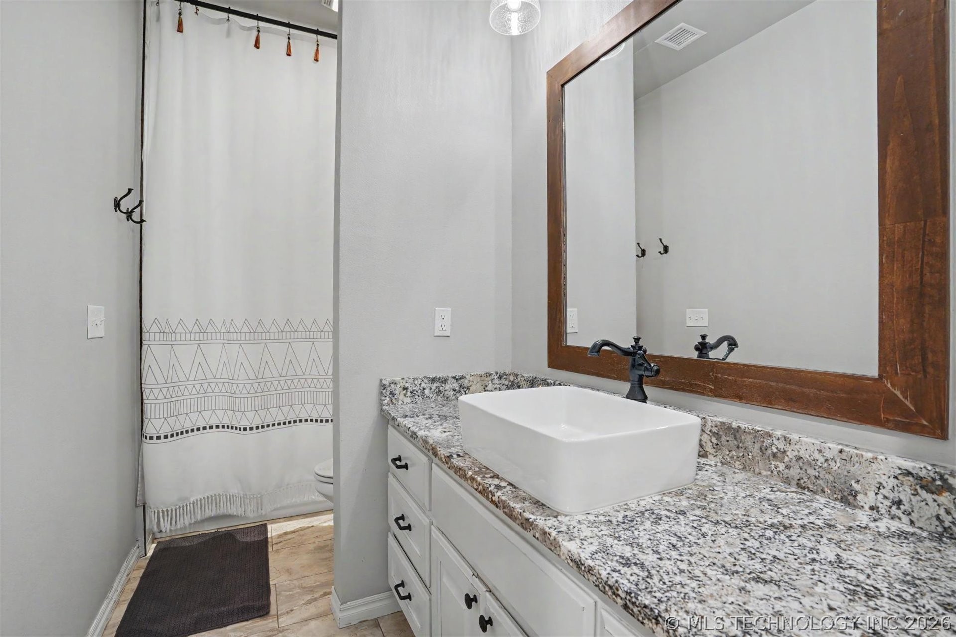 2135 S 280th East Avenue