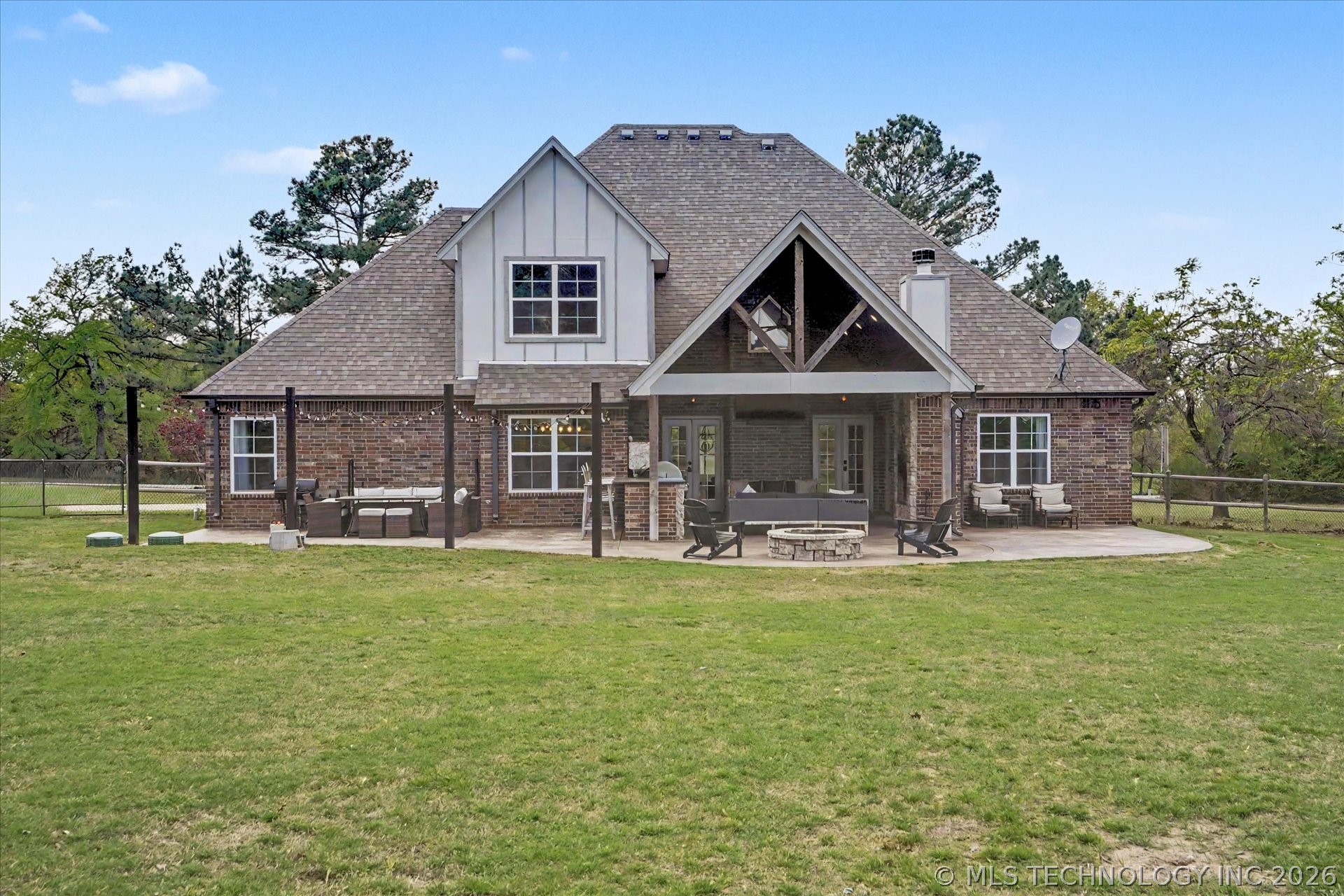 2135 S 280th East Avenue